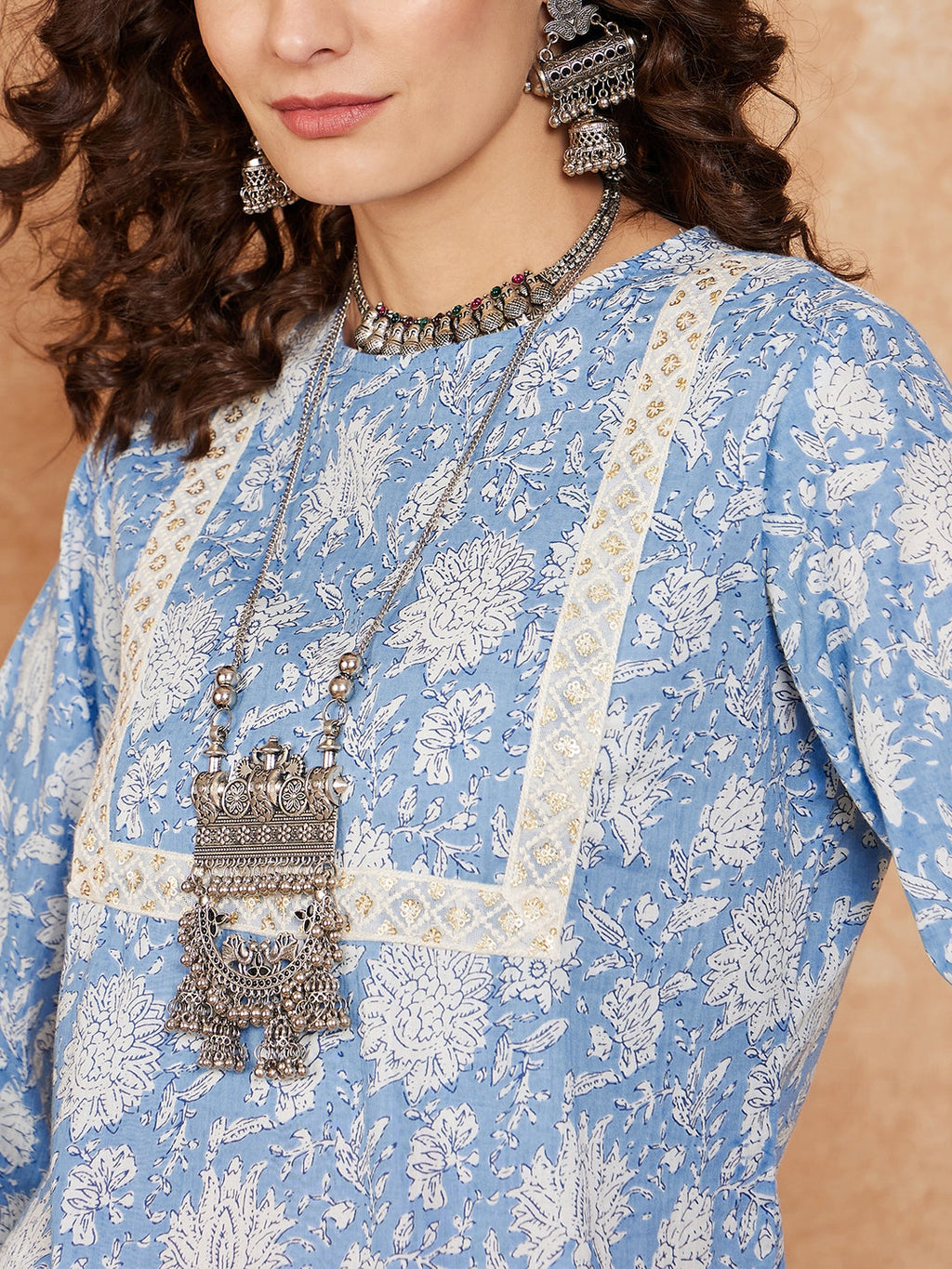 InWeave Women's Blue White Floral Square Lace Work Straight Kurta