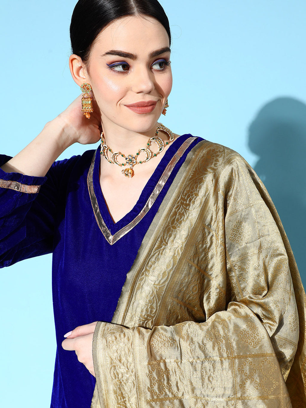 InWeave Women's Blue Velvet Kurta Set With Beige Brocade Dupatta