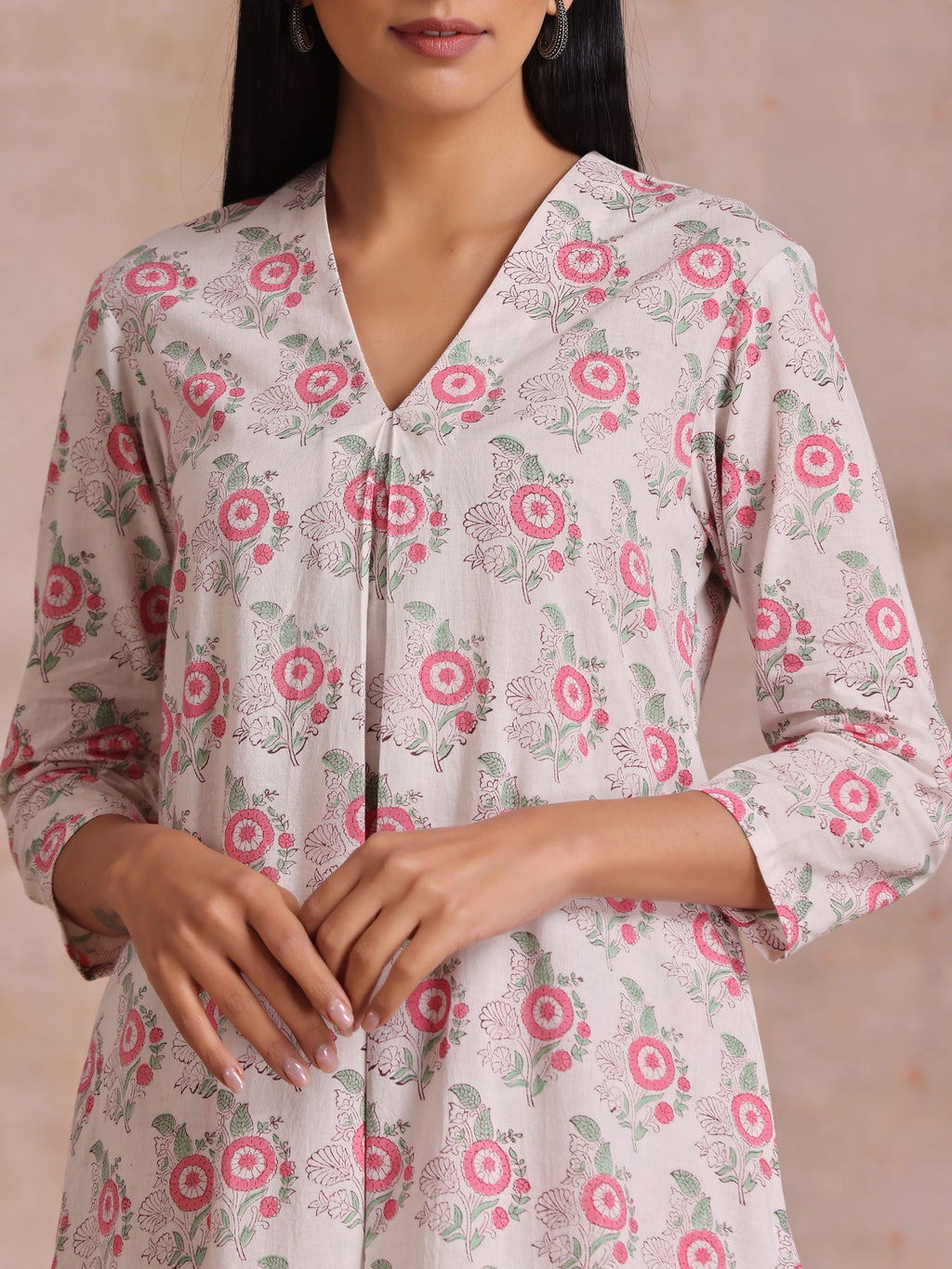 trueBrowns Pink Green Buta On White Block Print Cotton Slit Kurta Pant Set