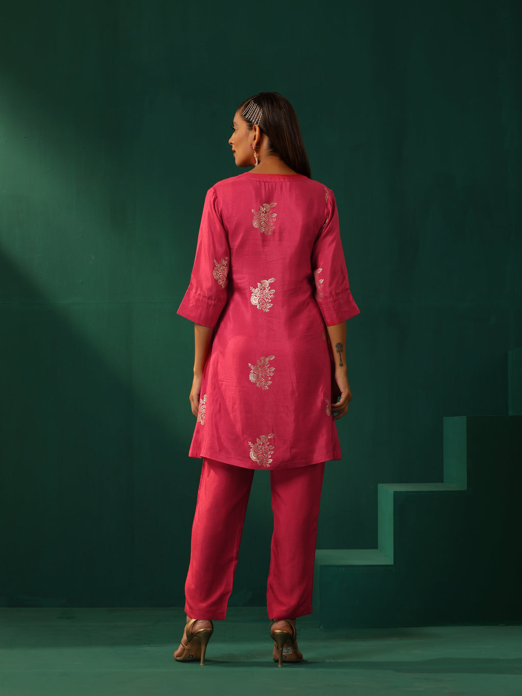 trueBrowns Pink Floral Viscose Silk Round Neck Co-ord Set