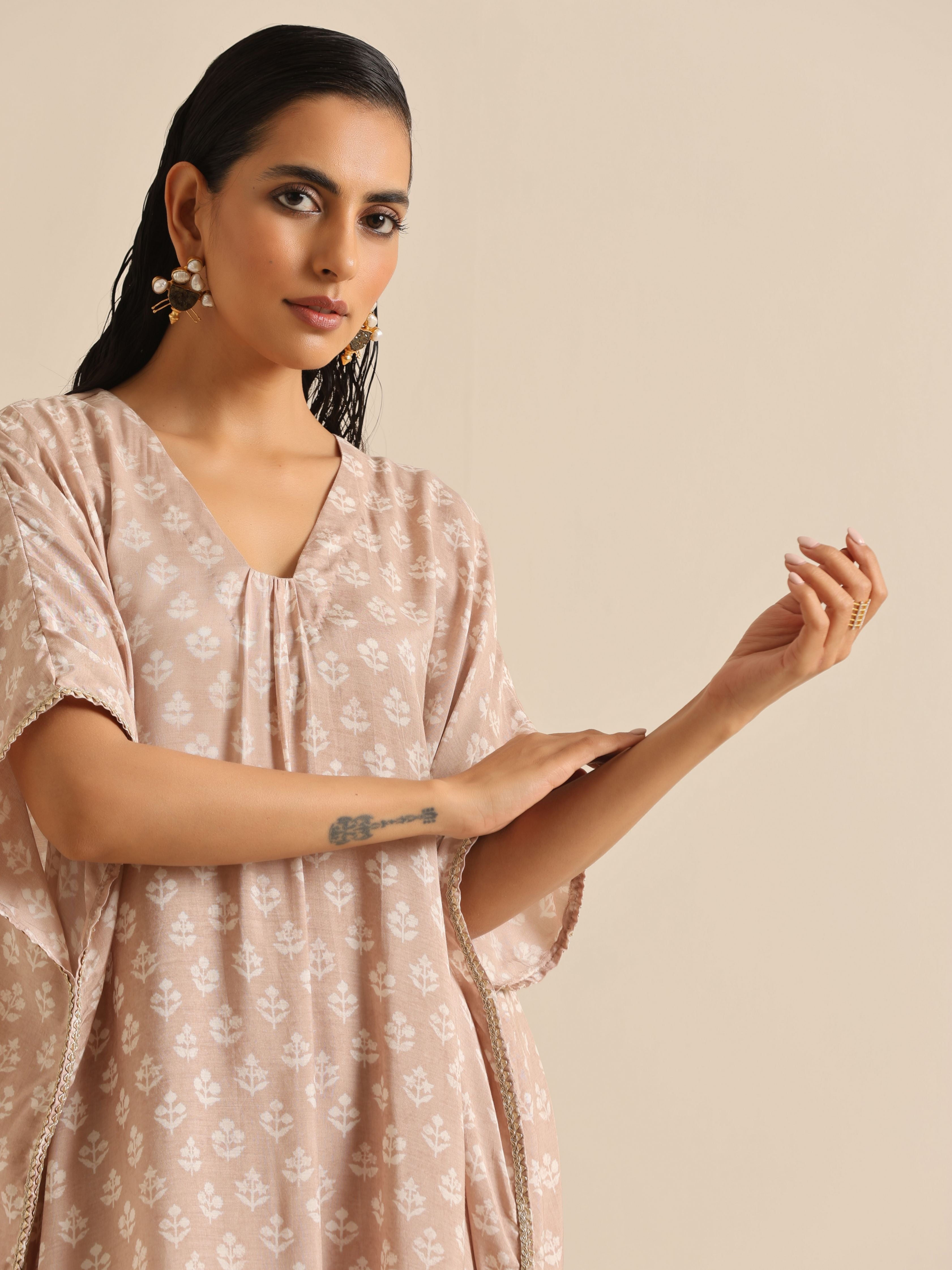 trueBrowns Beige White Floral Silk Print Kaftan Pant Set