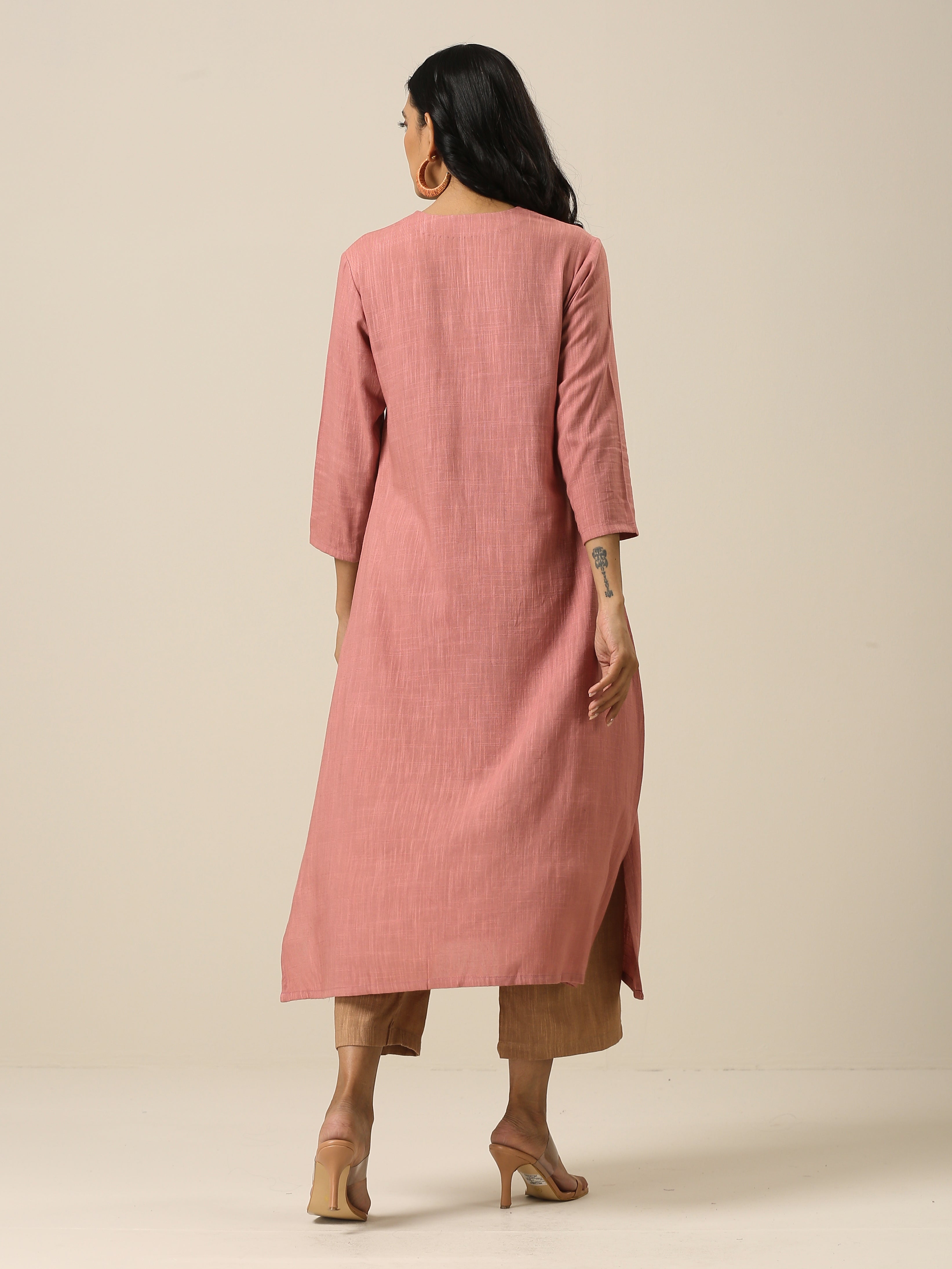 trueBrowns Light Mauve Slub Texture Neck Pleat Kurta Pant Set