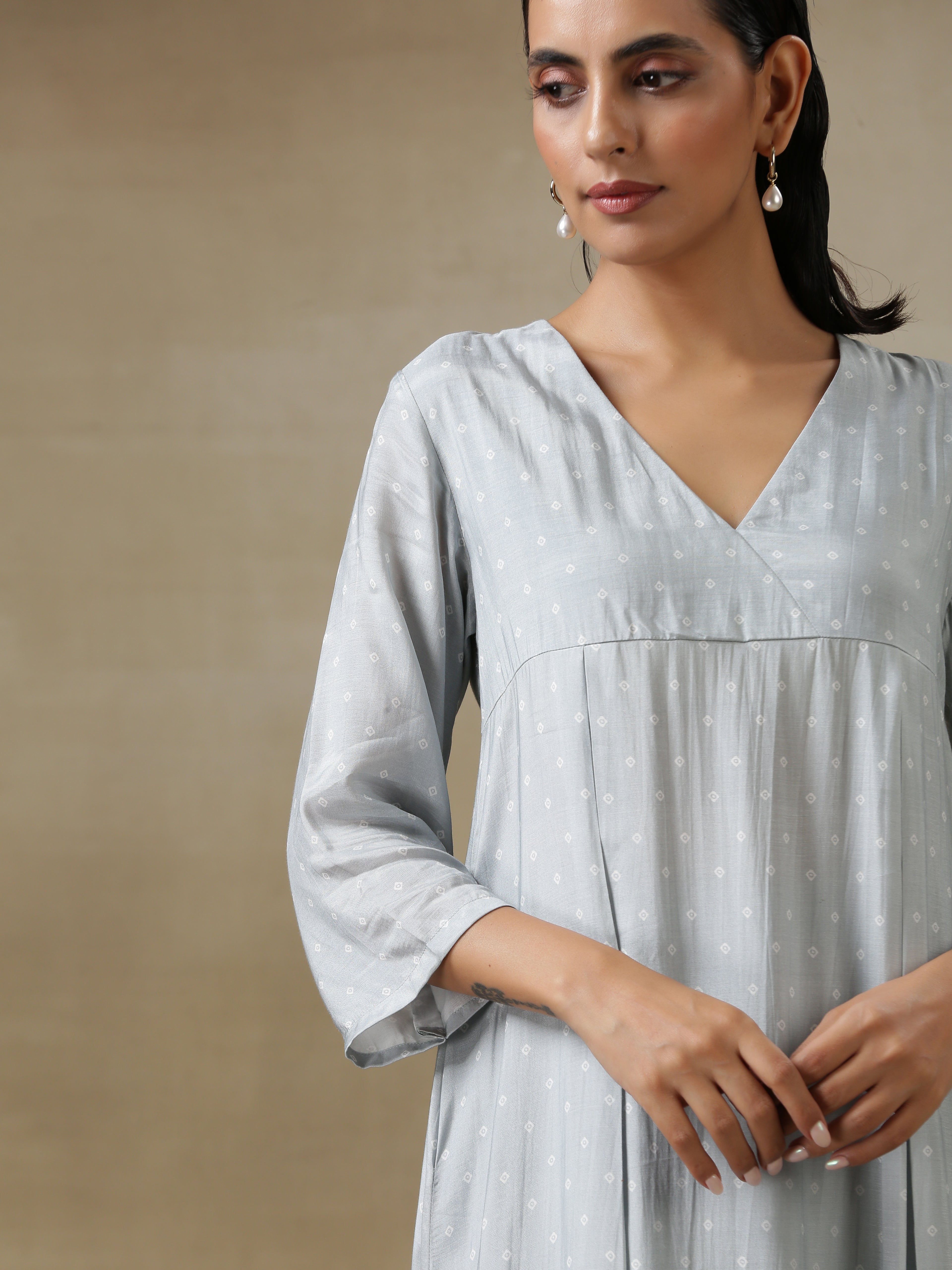 trueBrowns Grey Bandhani Printed Silk Yoke Kurta Pant Set
