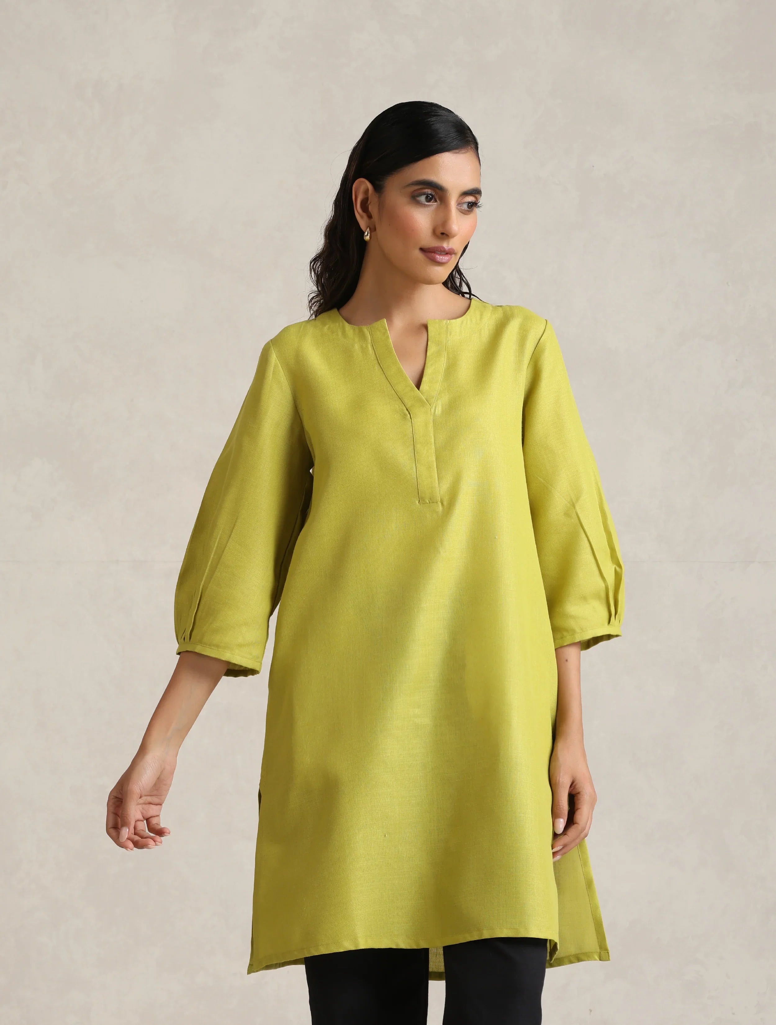 trueBrowns Green Cotton Blend Short Kurta