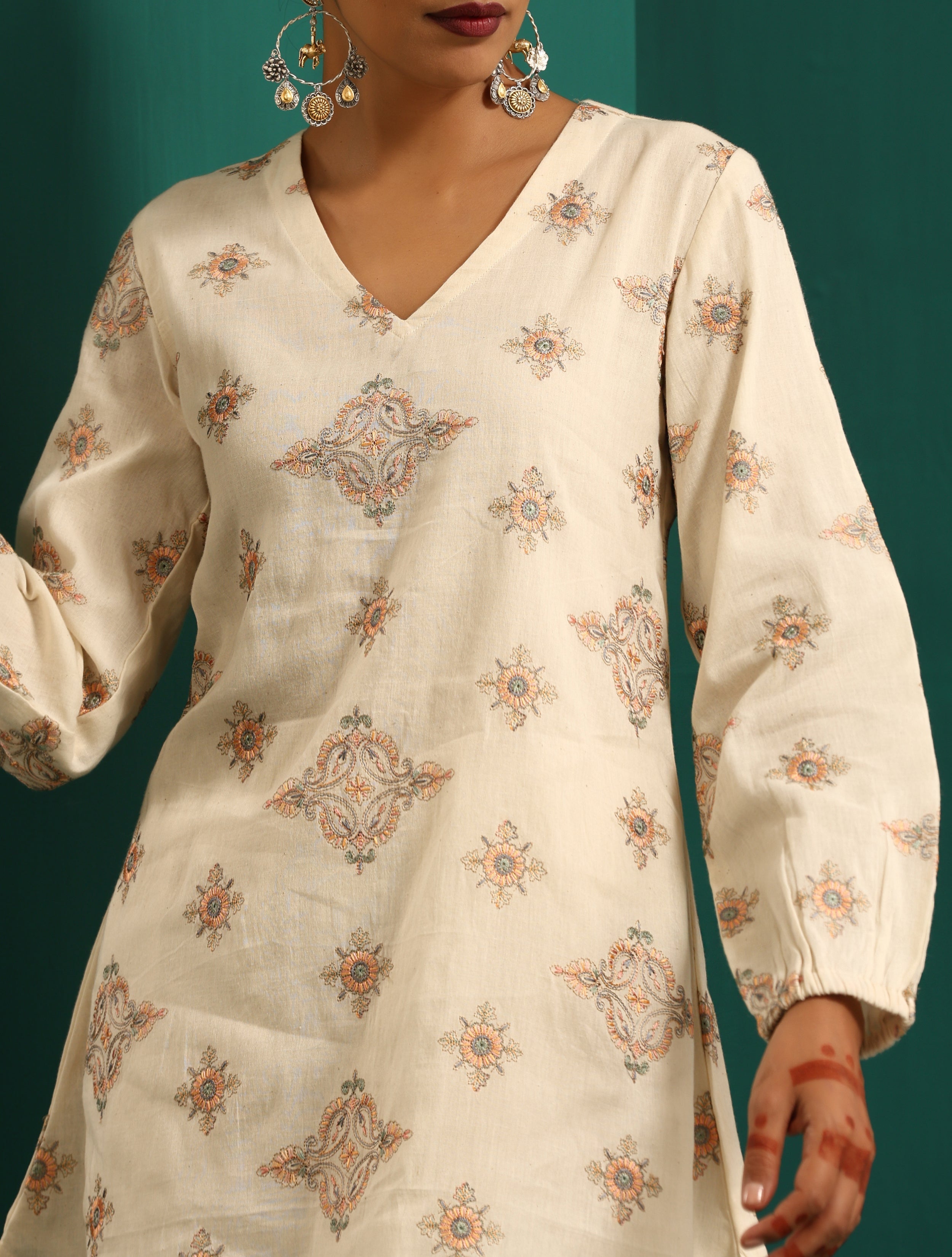 trueBrowns Ivory Peach Cotton V-Neck Co-Ord Set