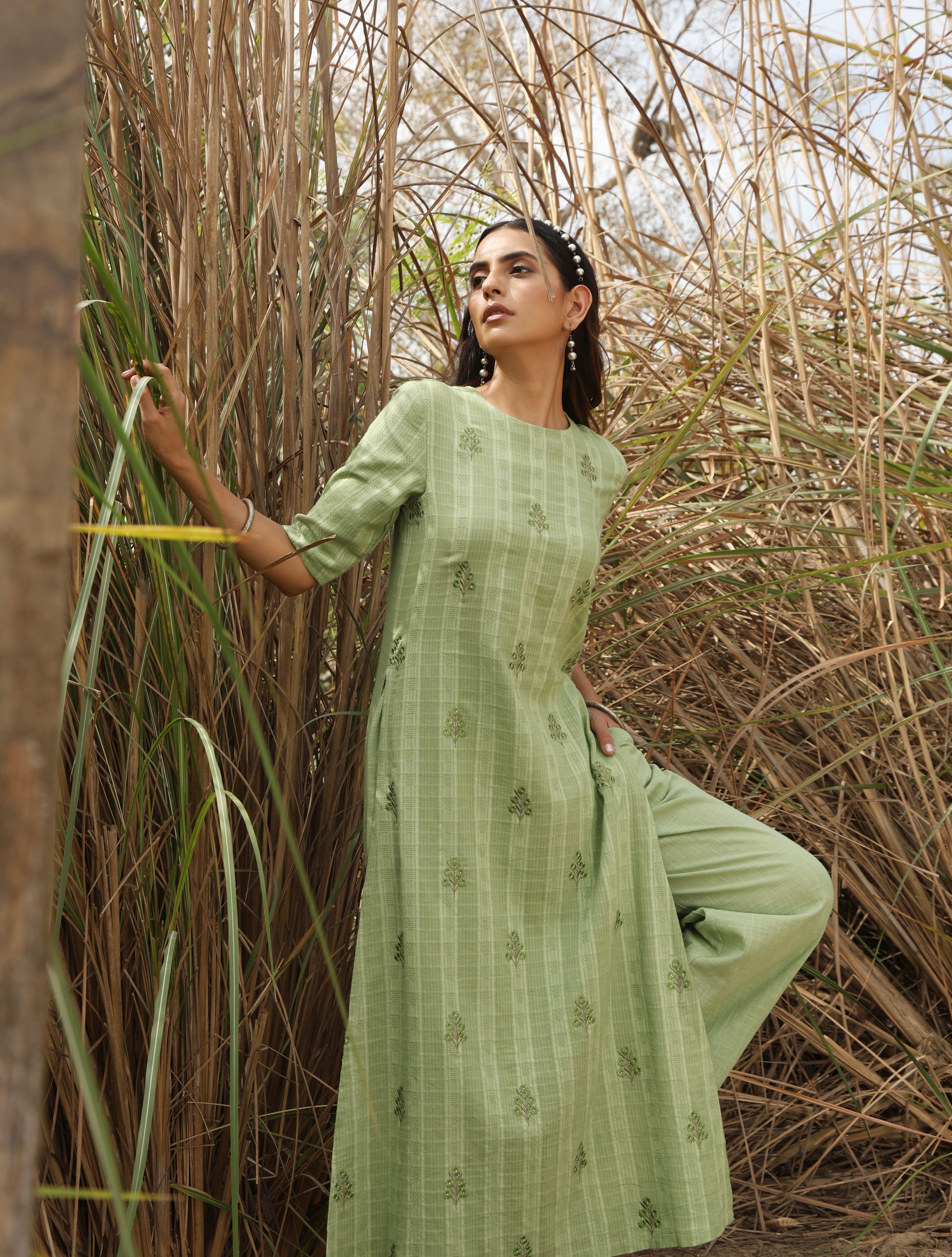 trueBrowns Green Cotton Dobby Embroidered Kurta Set