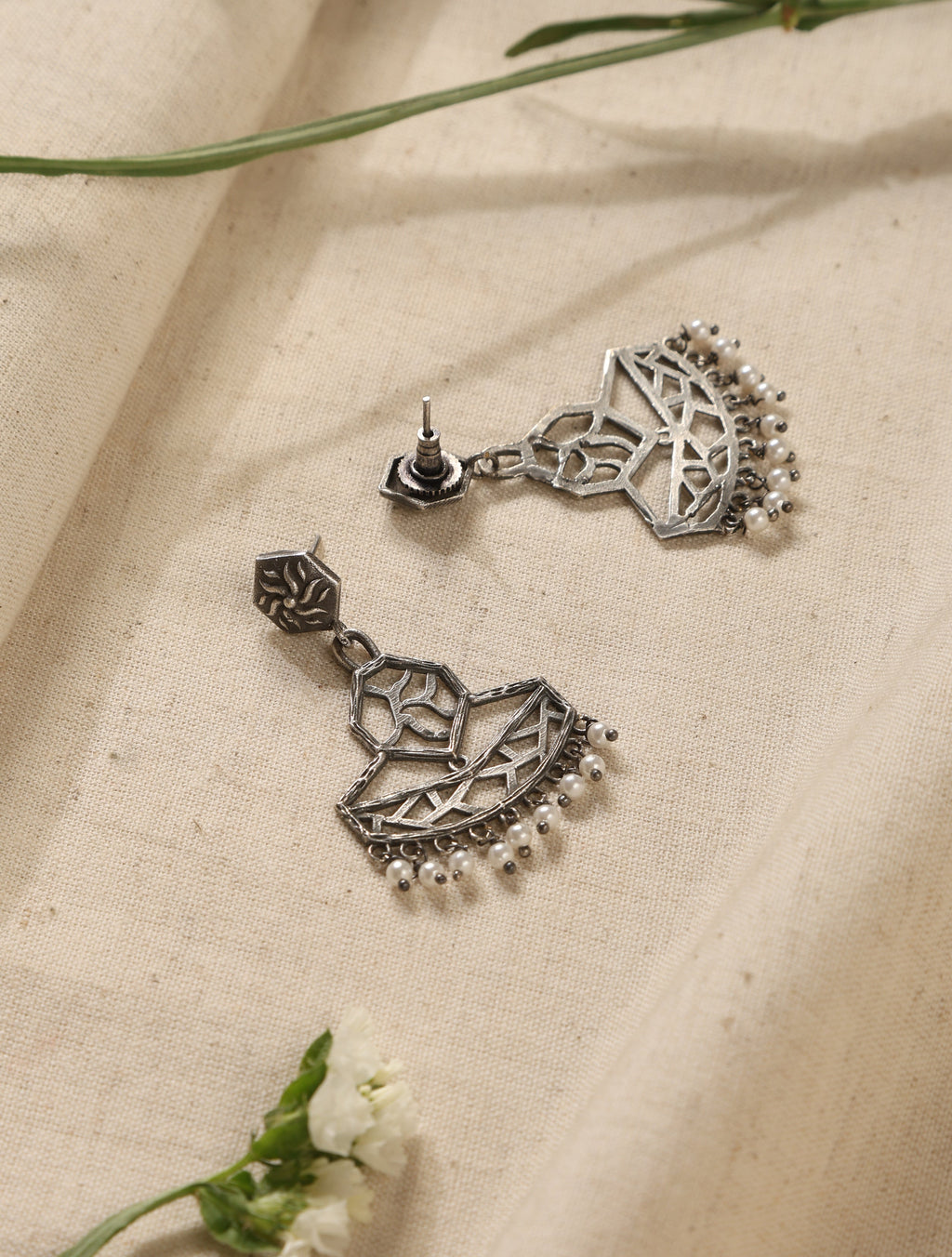 trueBrowns Silver Jaali Earrings