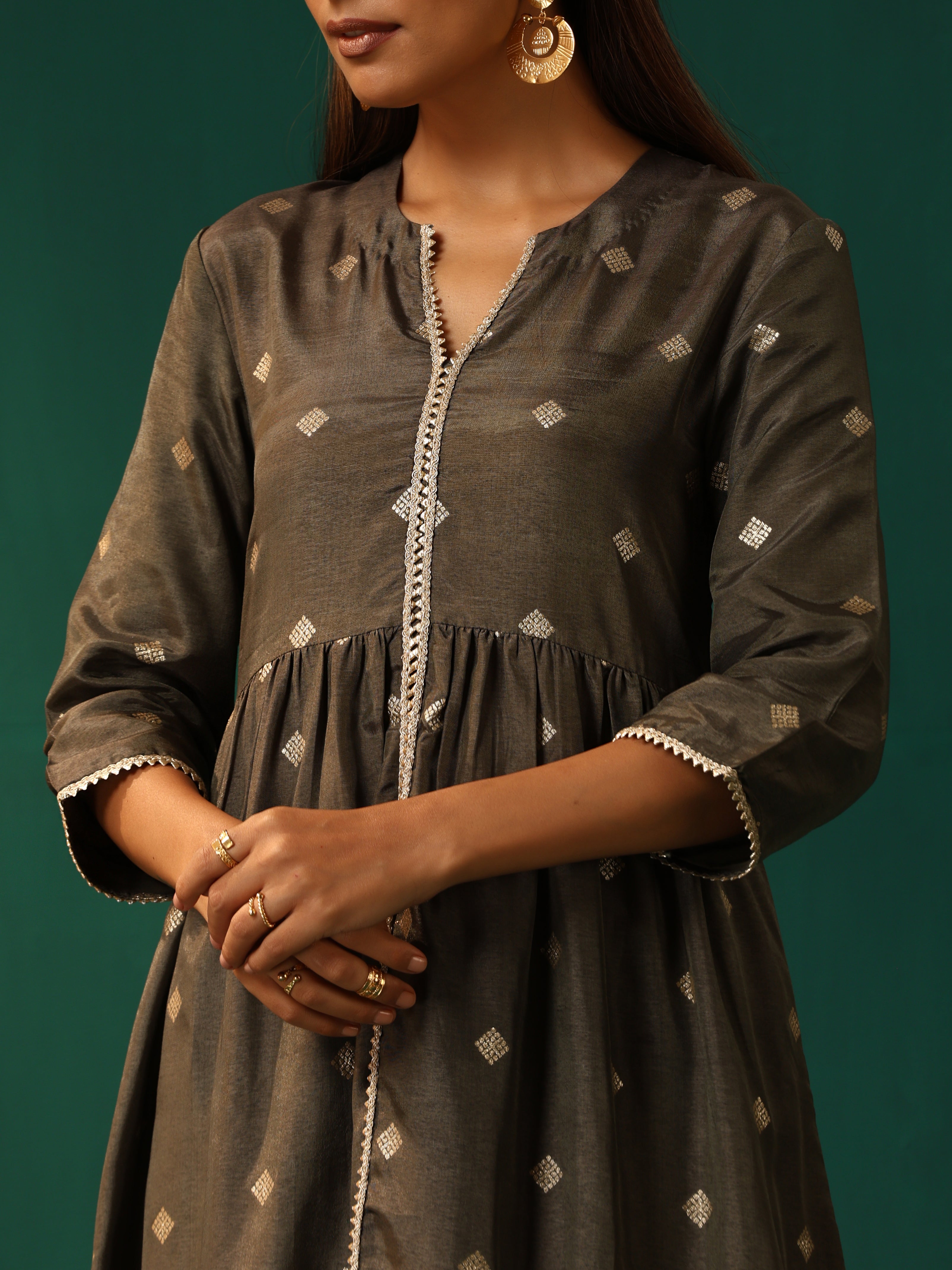 trueBrowns Grey Diamond Viscose Silk Front Slit Kurta Pant Set