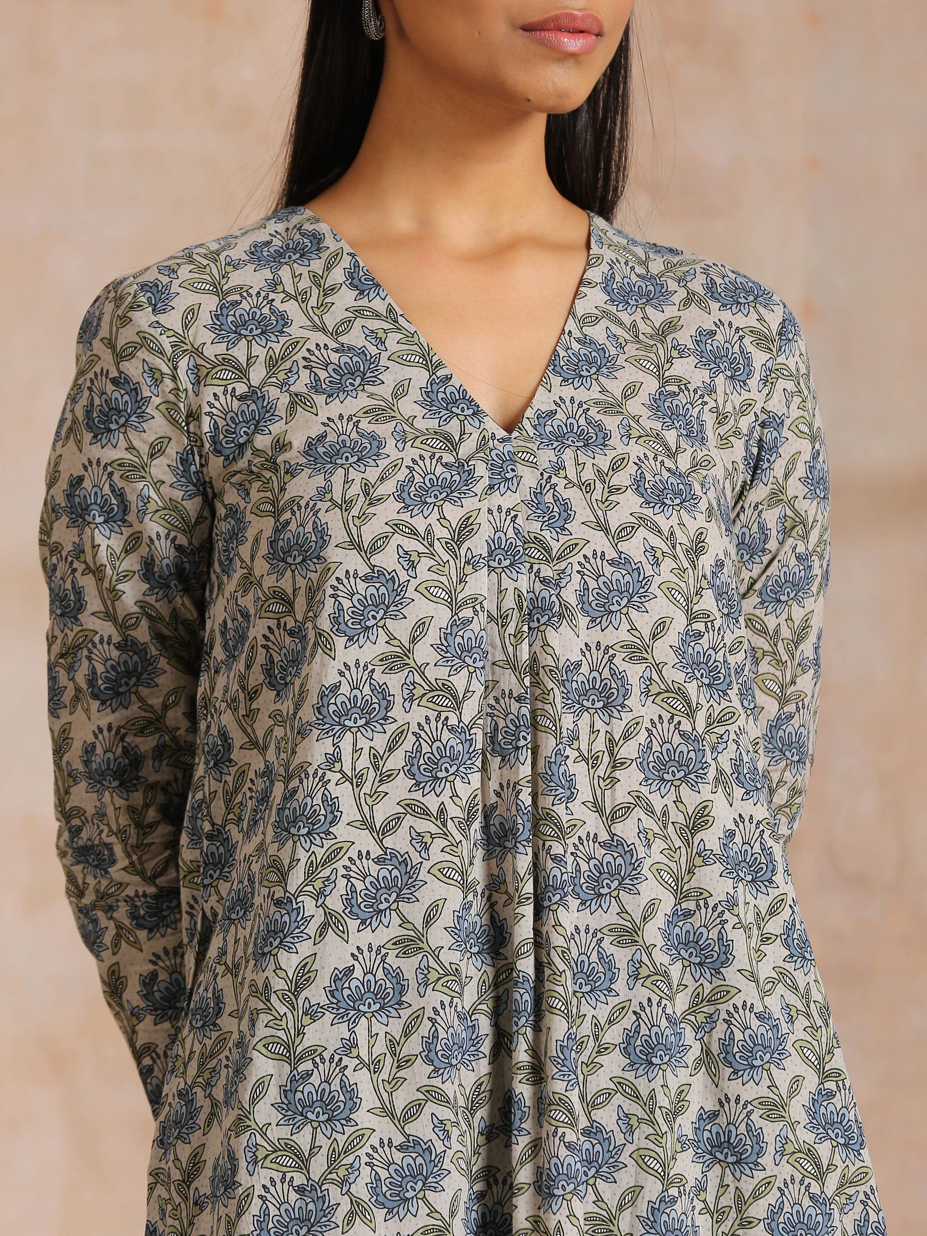 trueBrowns Blue Grey Overall Floral Block On White Print Cotton Kurta Pant Set