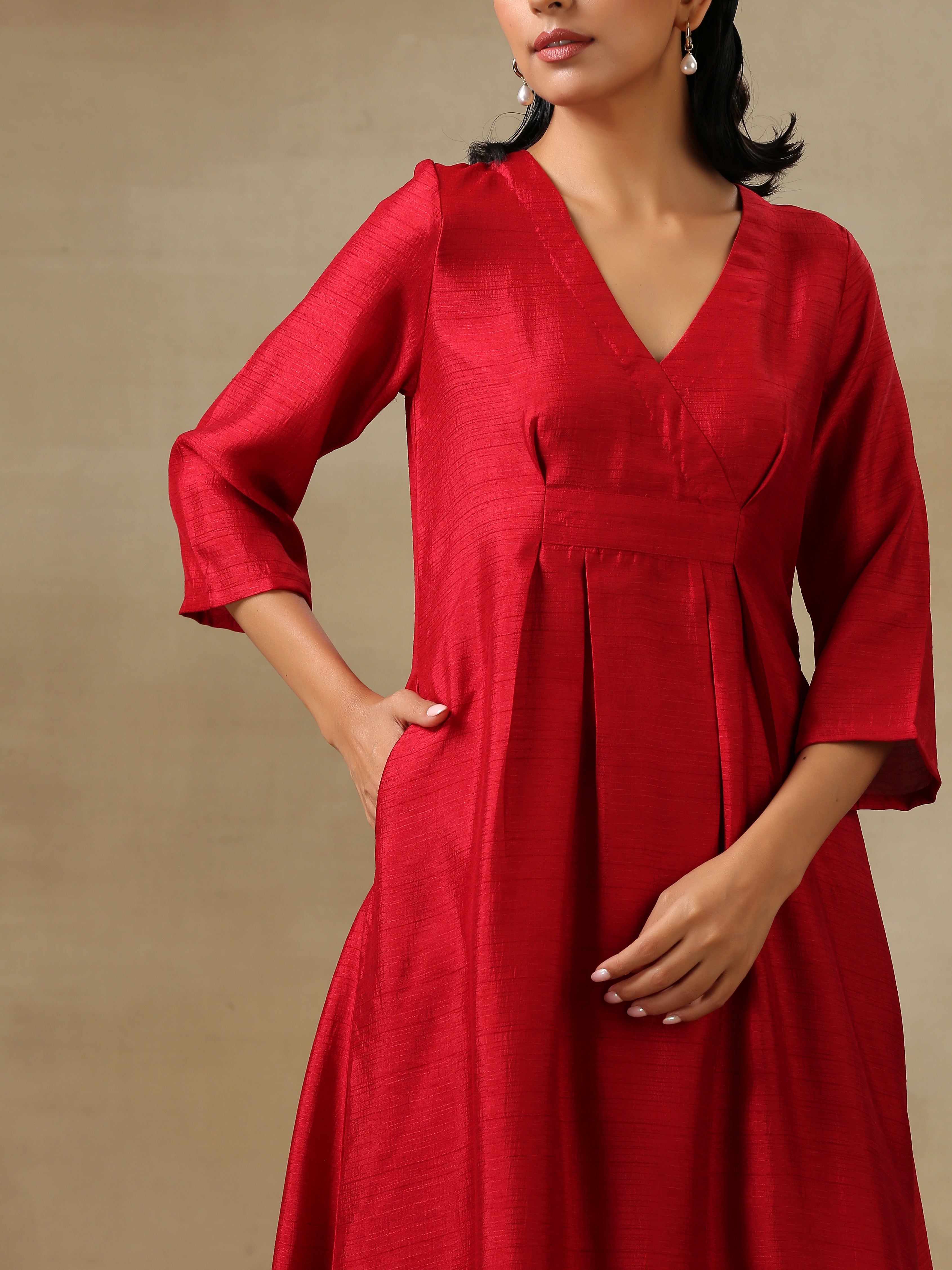 trueBrowns Maroon Textured Silk Overlap Pleat Kurta Pant Set