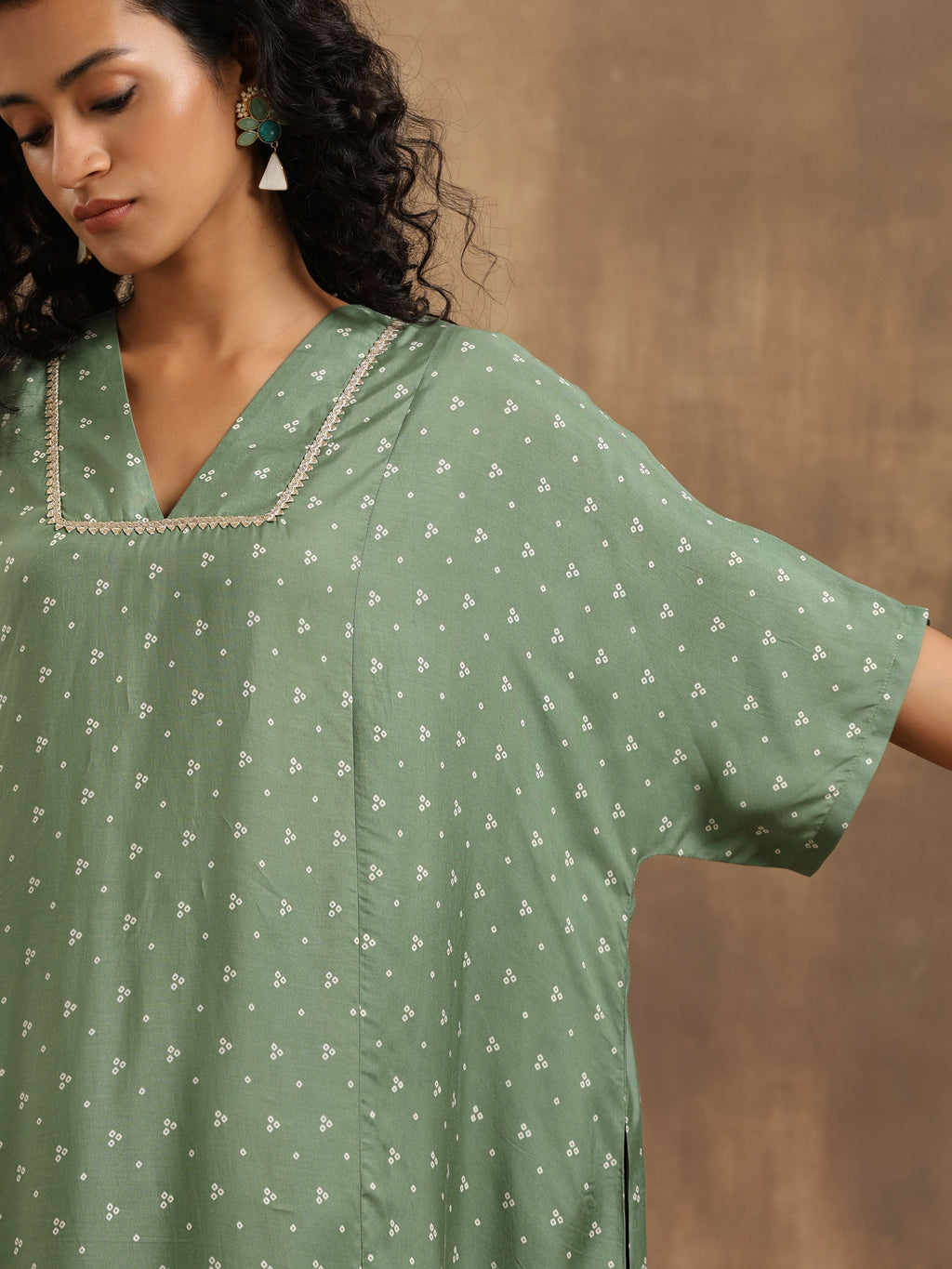 trueBrowns Light Green Bandhani Printed Silk Oversized Kurta Pant Set