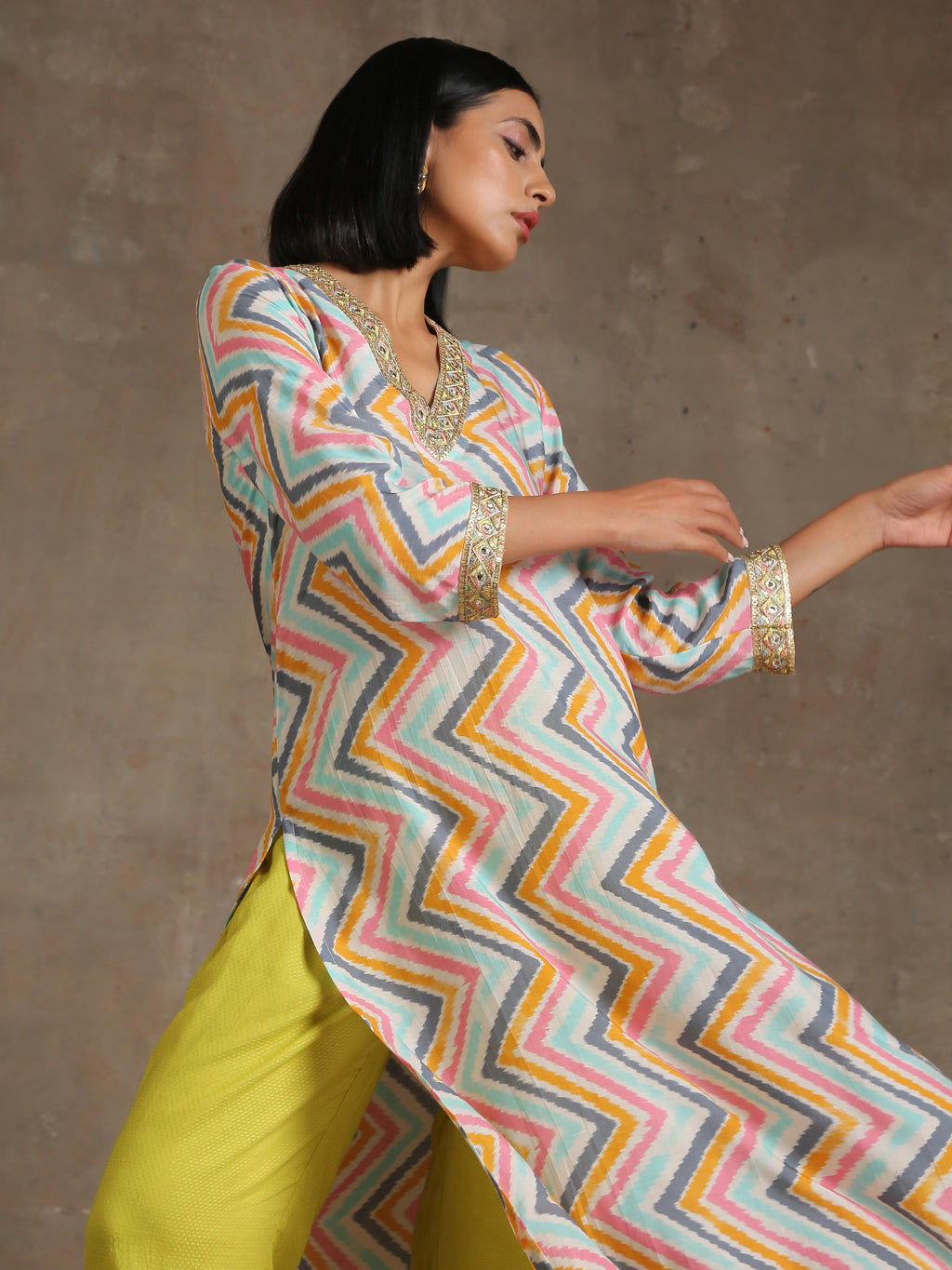 trueBrowns Multicolour Lehariya Printed Silk Kurta Pant Set