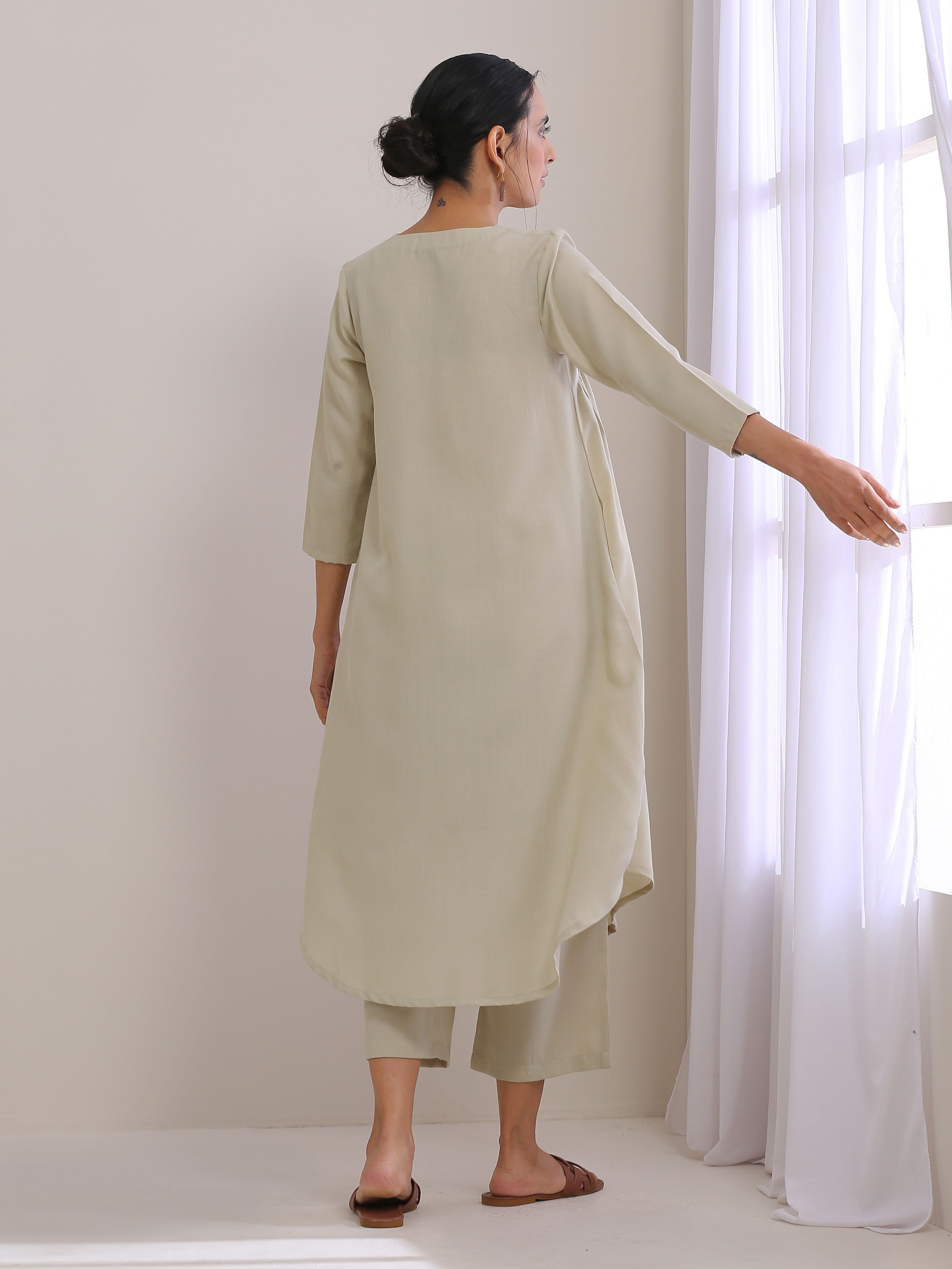 trueBrowns Light Grey Slub Gathered Kurta Pant Set