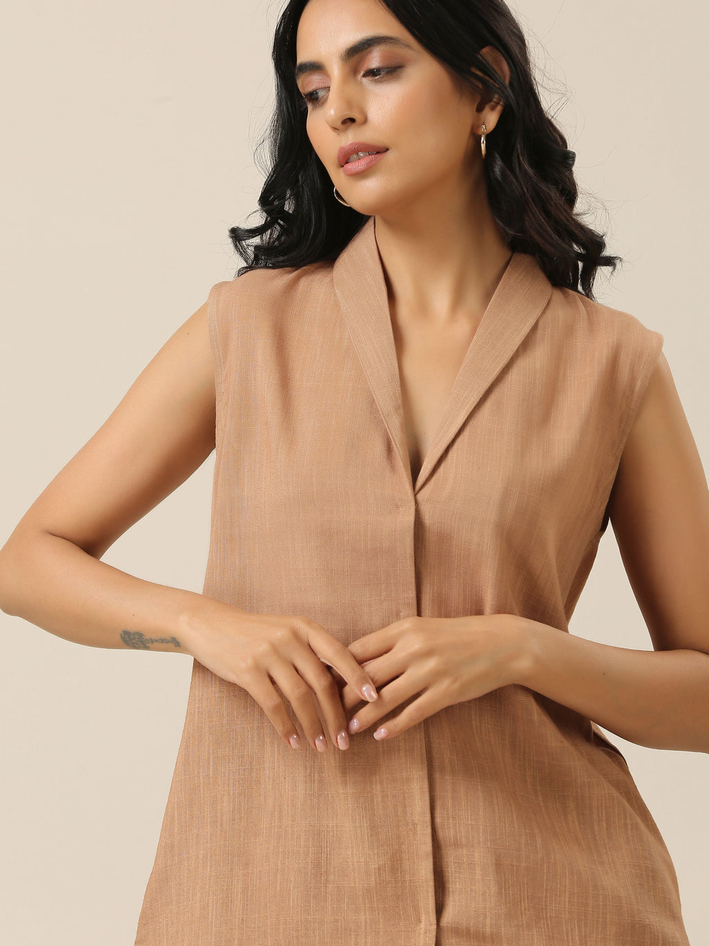 trueBrowns Beige Slub Texture Sleevesless Jacket Pant Set