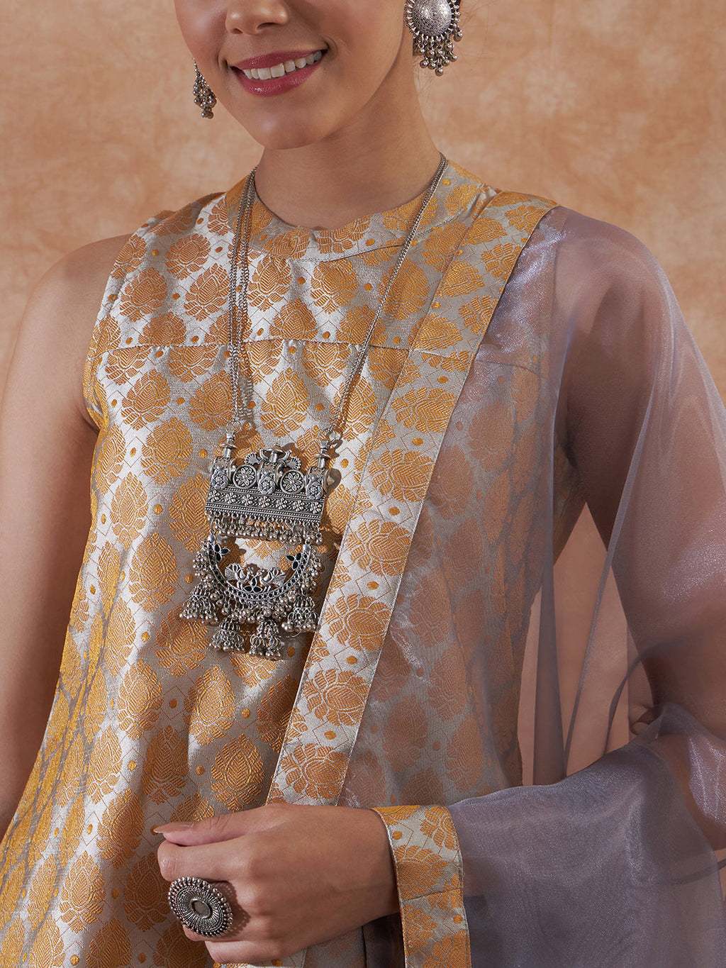 InWeave Women's Light Grey Jacquard Halter Kurta Set W Grey Or Dupatta
