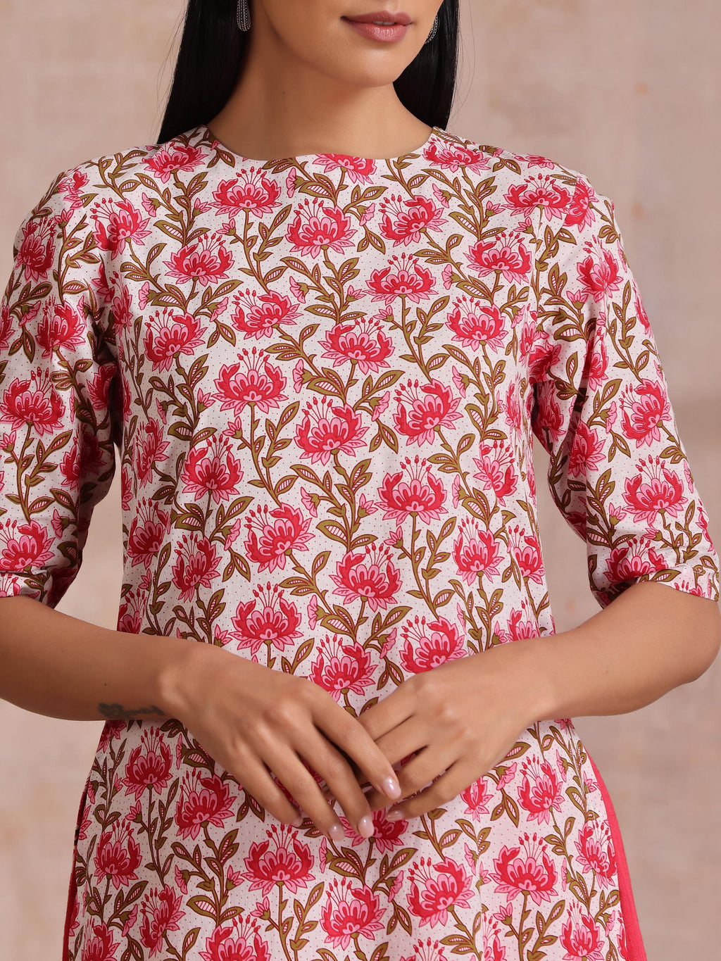 trueBrowns Pink Brown Overall Floral On White Block Print Cotton Slit Kurta Pant Set