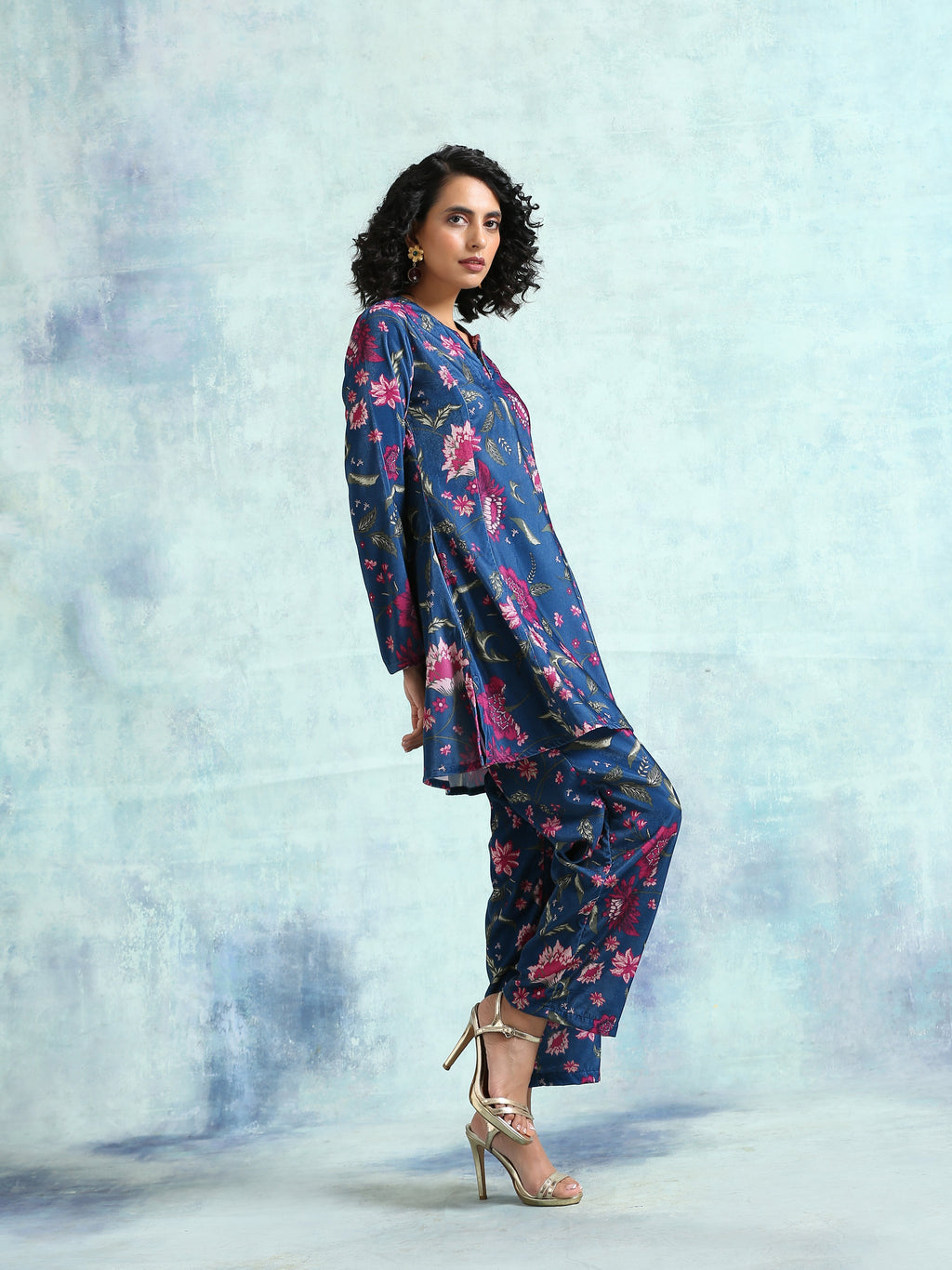 trueBrowns Blue Printed Velvet Co-Ord Set