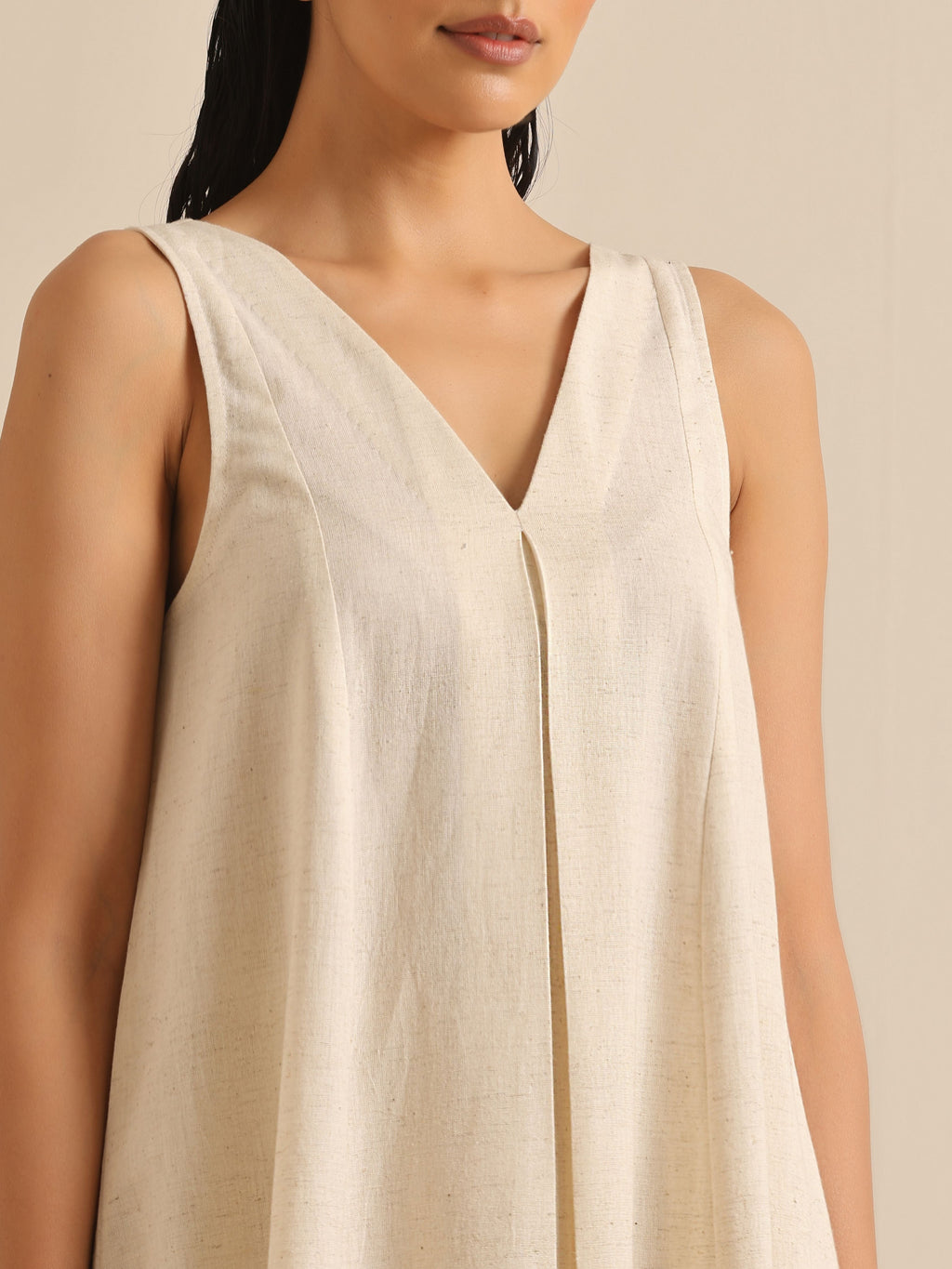 trueBrowns Off-White Sleeveless Kurta Pant Set