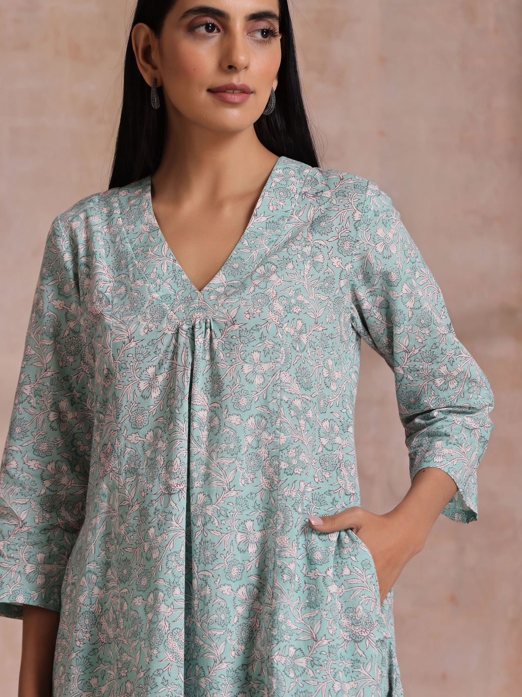 trueBrowns Tiffany Blue Floral Block Print Cotton Front Neck Gathered Kurta Pant Set