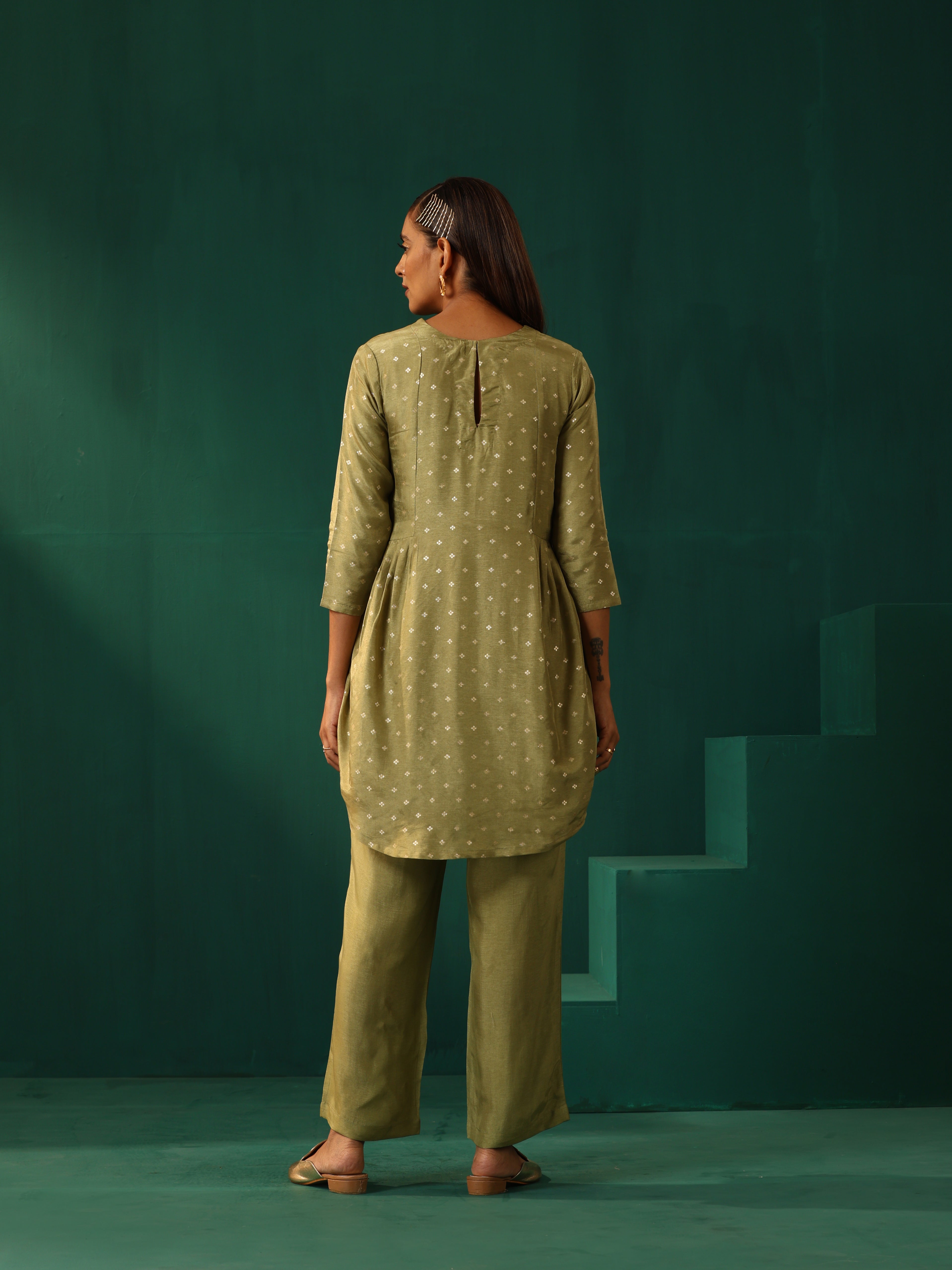 trueBrowns Green Square Viscose Silk Side Gathered Co-ord Set