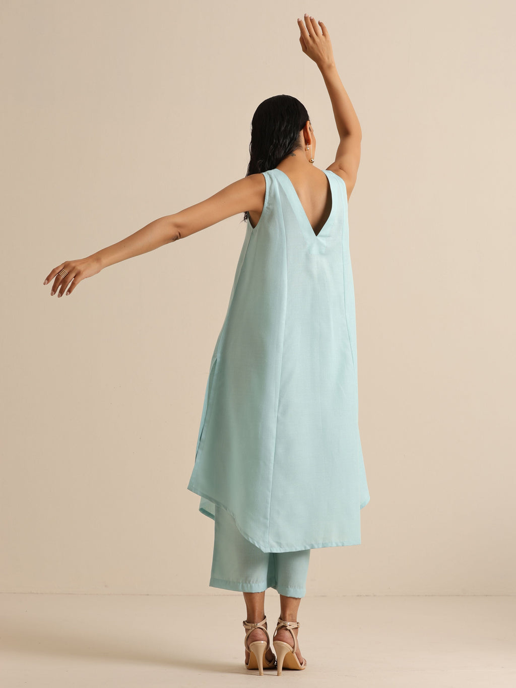 trueBrowns Sky Blue Slub Sleeveless Flared Kurta Pant Set