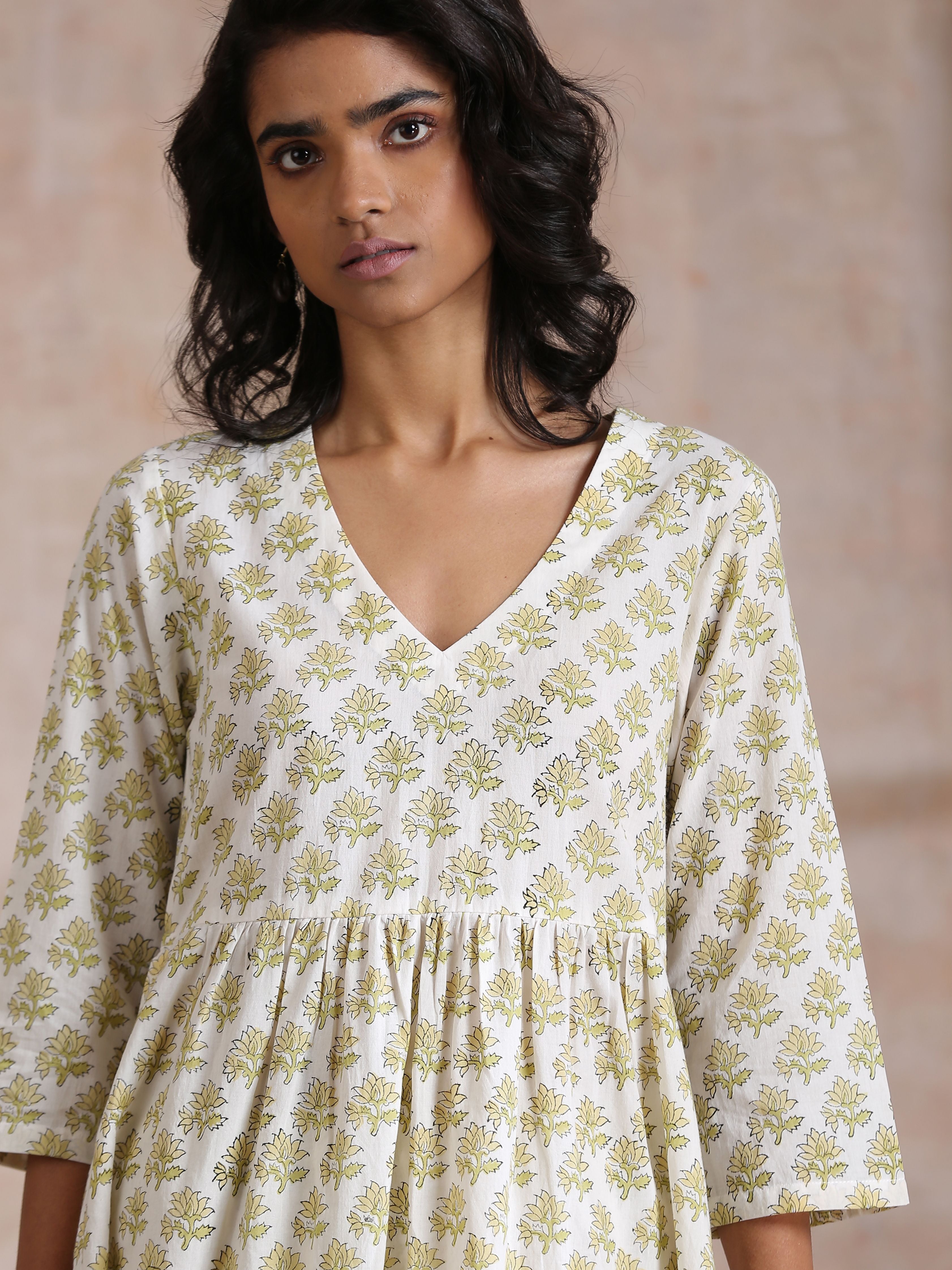 trueBrowns Green Buta On Off White Block Print Cotton Slit Gathered Kurta Set