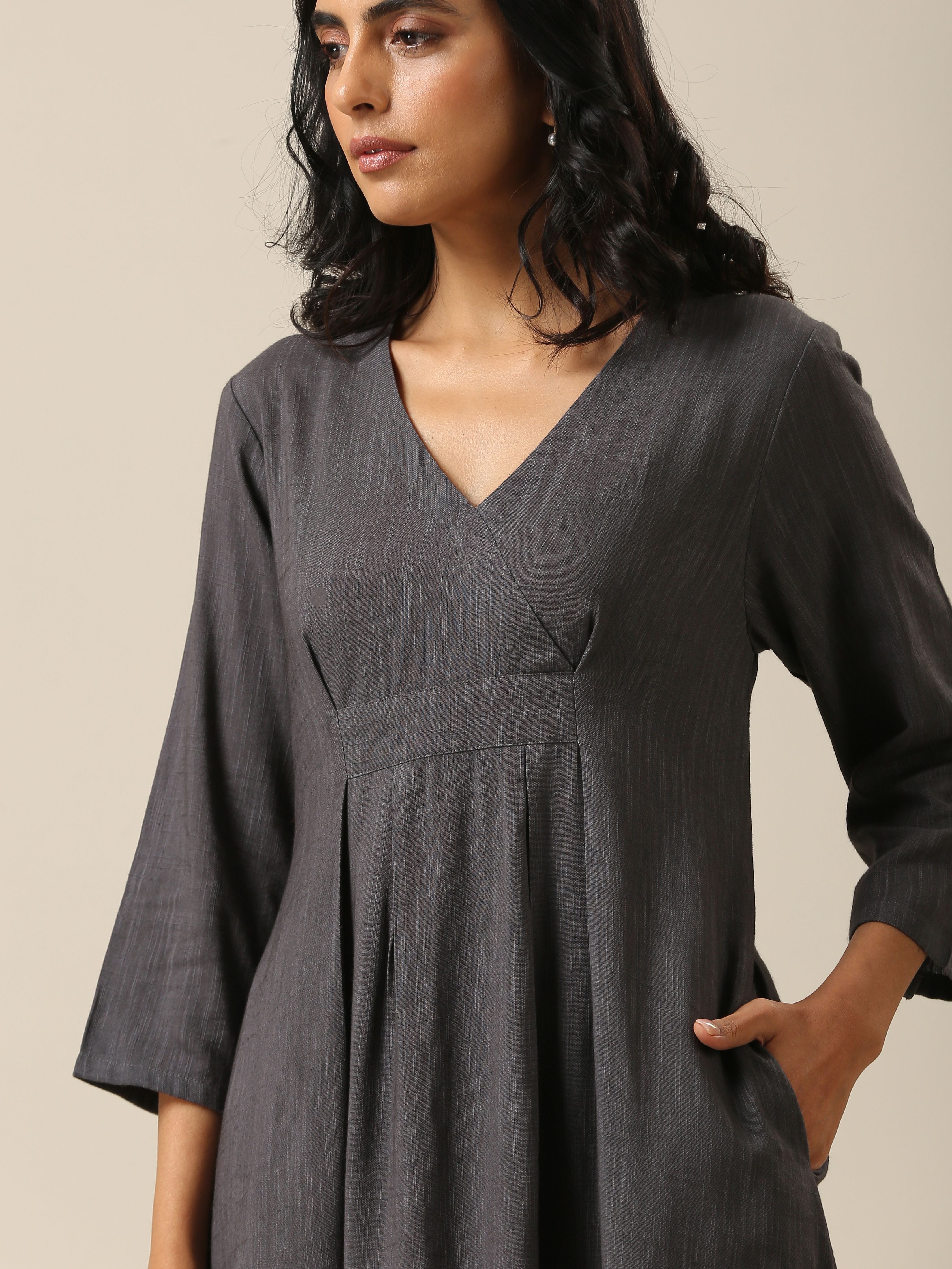 trueBrowns Slate Grey Slub Texture Overlap Pleat Kurta Pant Set