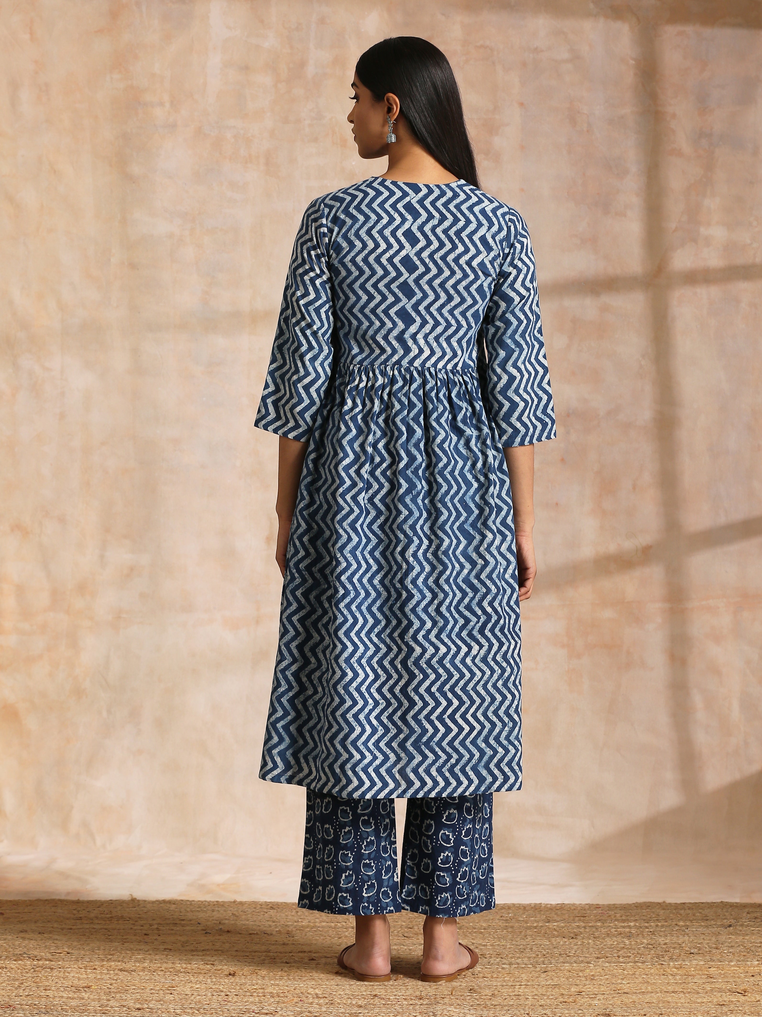 trueBrowns Indigo Dabu Zig-Zag Lines Print Cotton Flared Kurta Pant Set