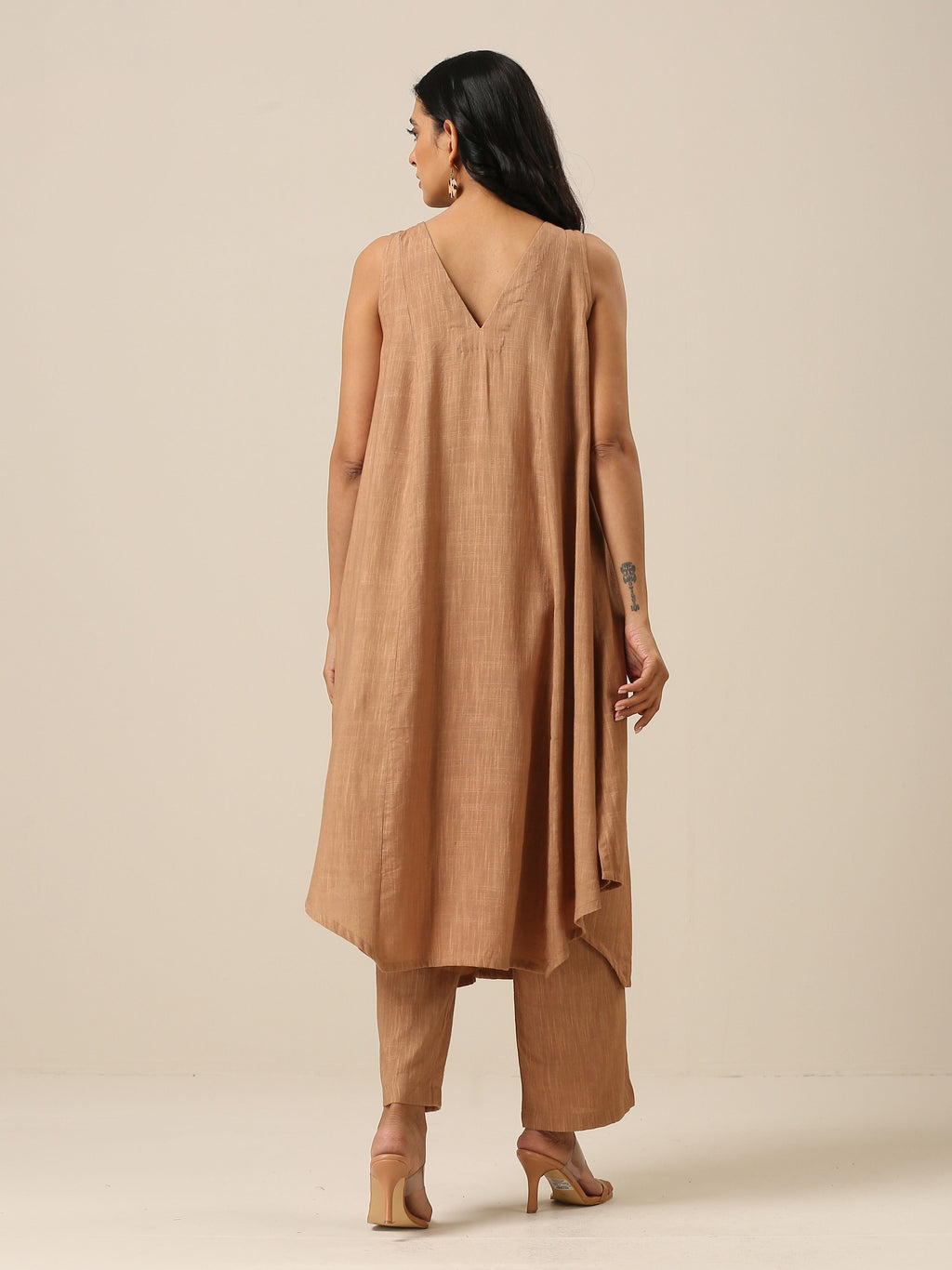 trueBrowns Beige Slub Texture Sleeveless Flared Kurta Pant Set
