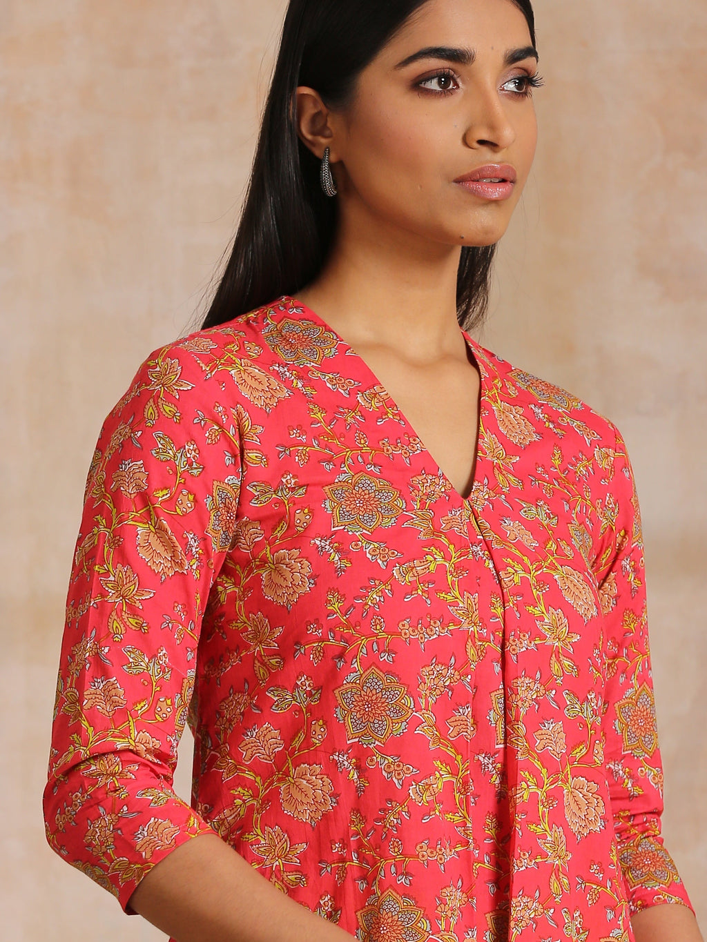 trueBrowns Flamingo Pink Overall Floral Block Print Cotton Slit Kurta Pant Set