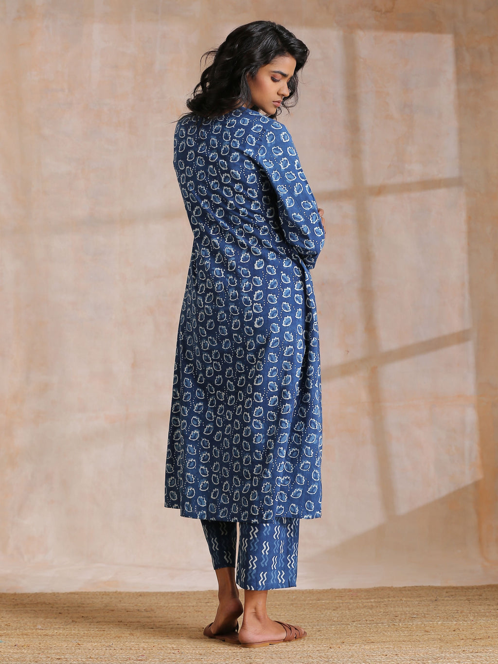 trueBrowns Indigo Dabu Floral Print Cotton Kurta Pant Set