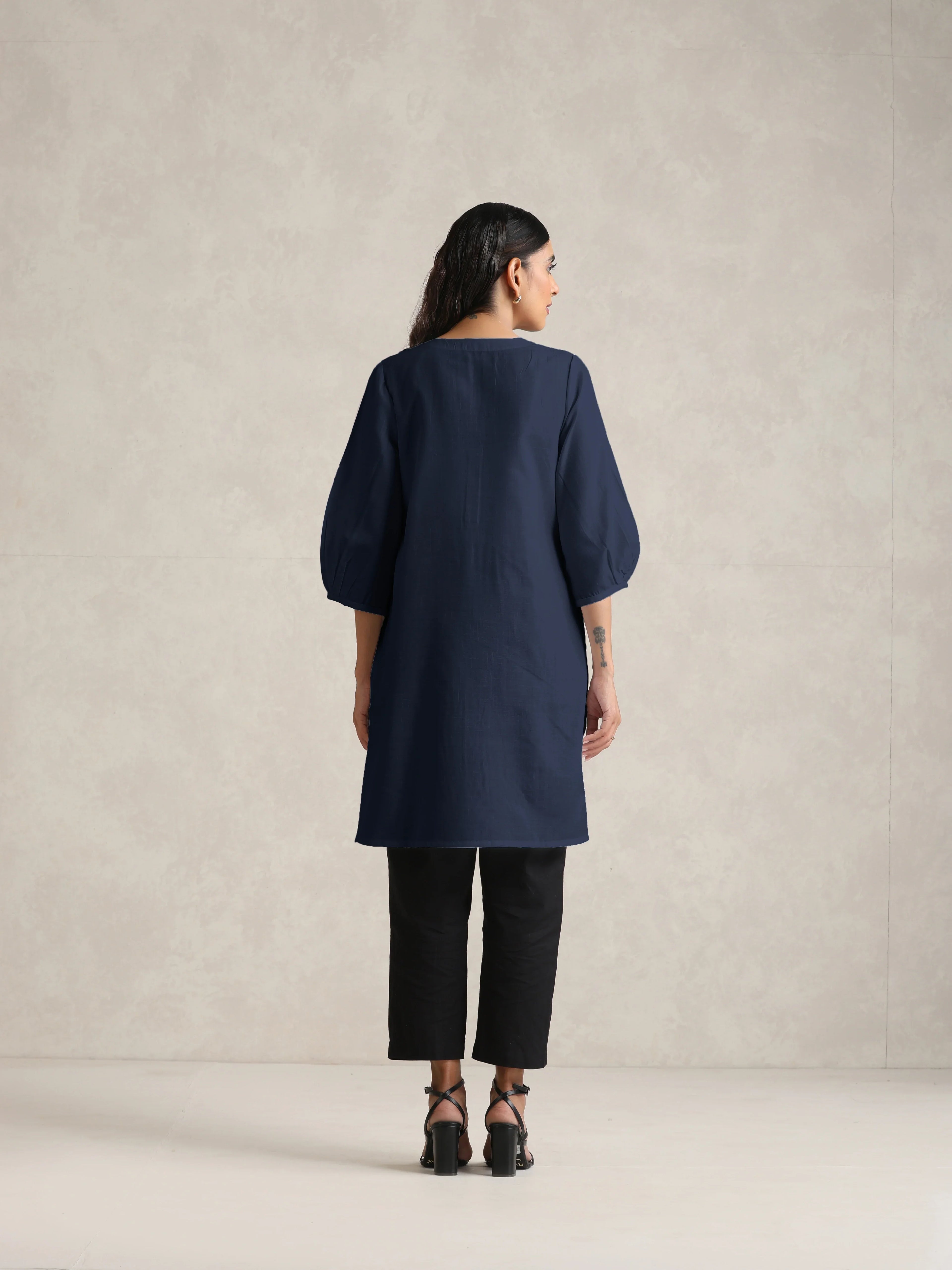 trueBrowns Blue Cotton Blend Short Kurta