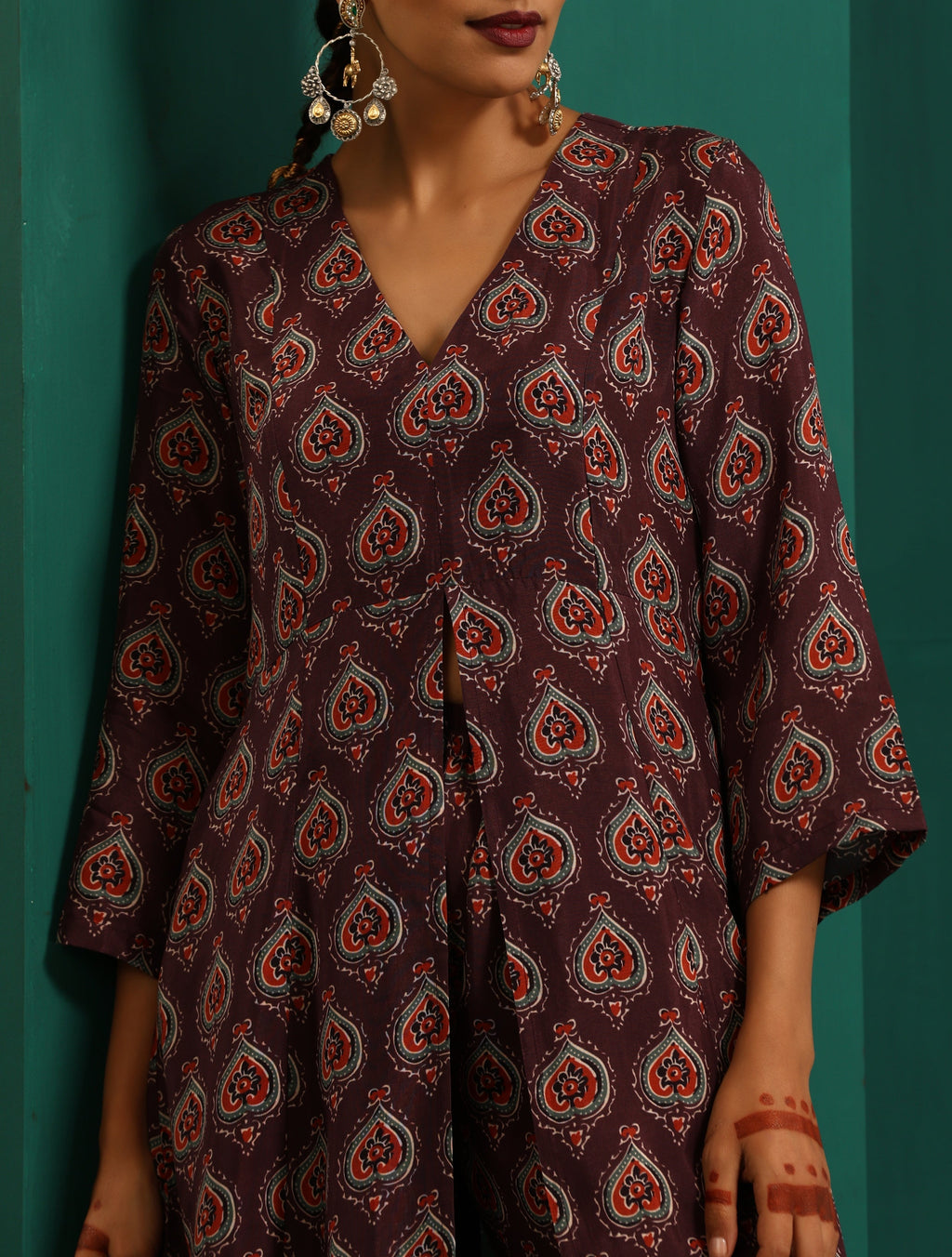 trueBrowns Deep Purple Paan Muslin Silk Printed Front Slit Kurta Pant Set