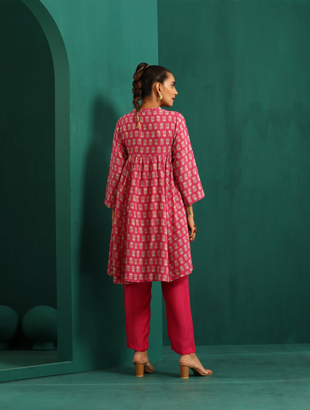 trueBrowns Pink Leaf Muslin Silk Printed Yoke Gathered Co-ord Set