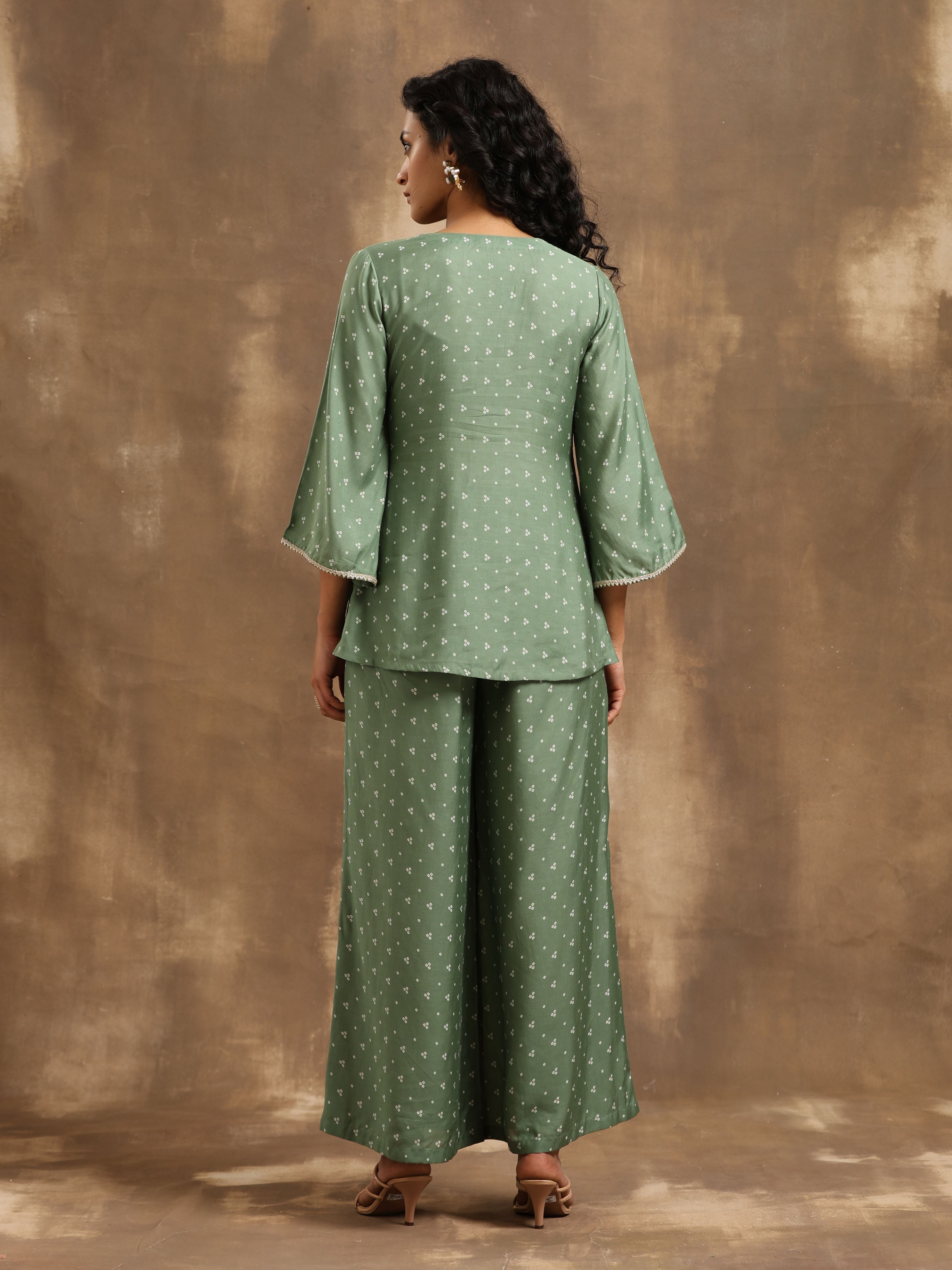 trueBrowns Light Green Bandhani Printed Silk Co-Ord Set