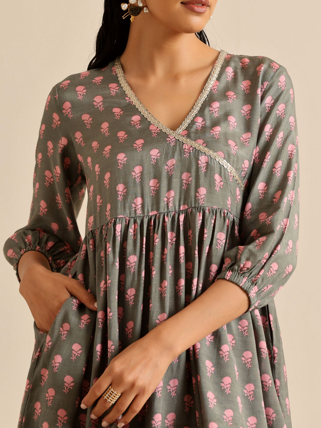 trueBrowns Grey Floral Silk Printed Co-Ord Set