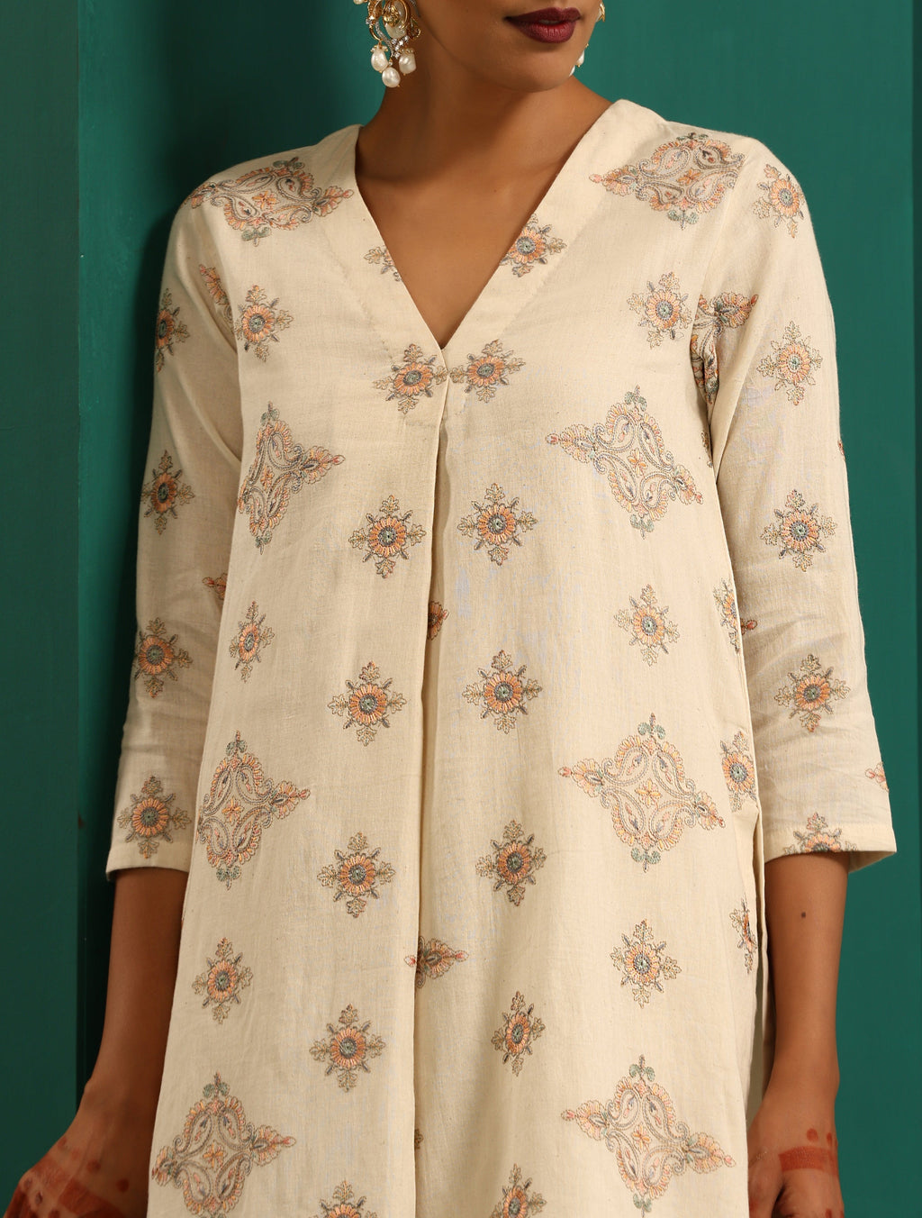 trueBrowns Ivory Peach Cotton Front Pleat Kurta Pant Set