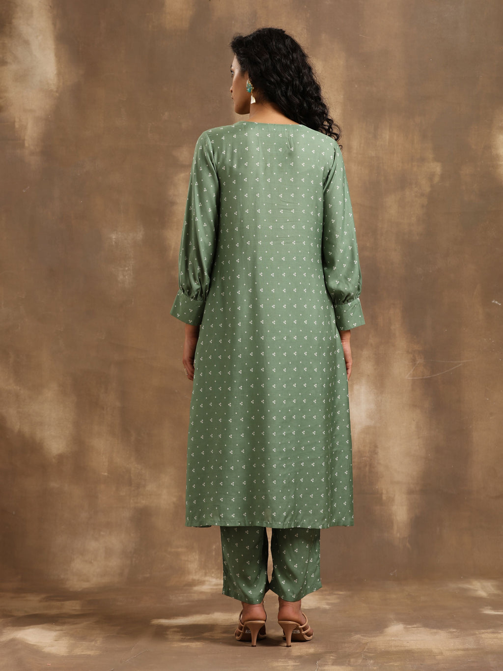 trueBrowns Light Green Bandhani Printed Silk Kurta Pant Set