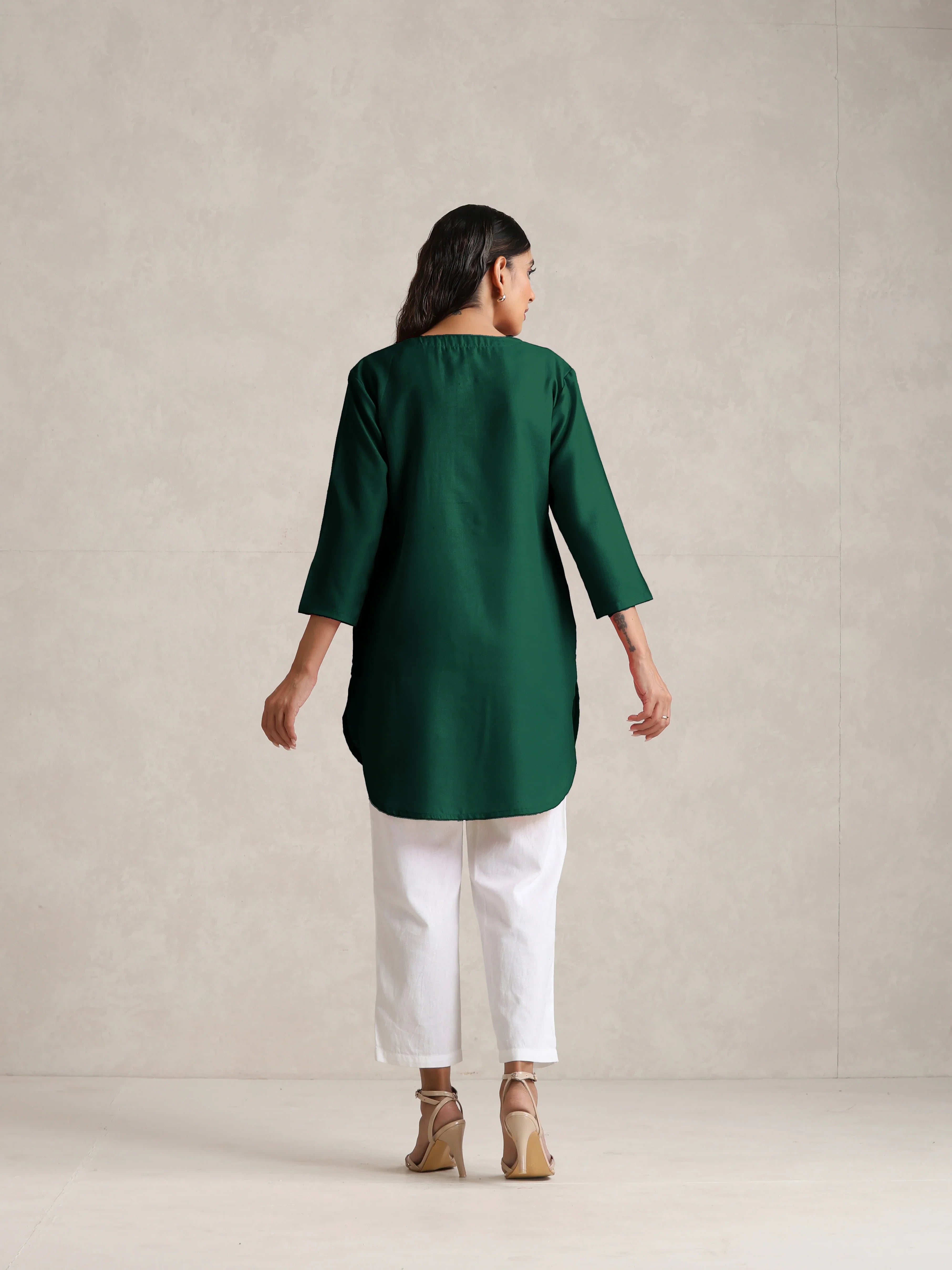 trueBrowns Dark Green Cotton Blend Short Kurta