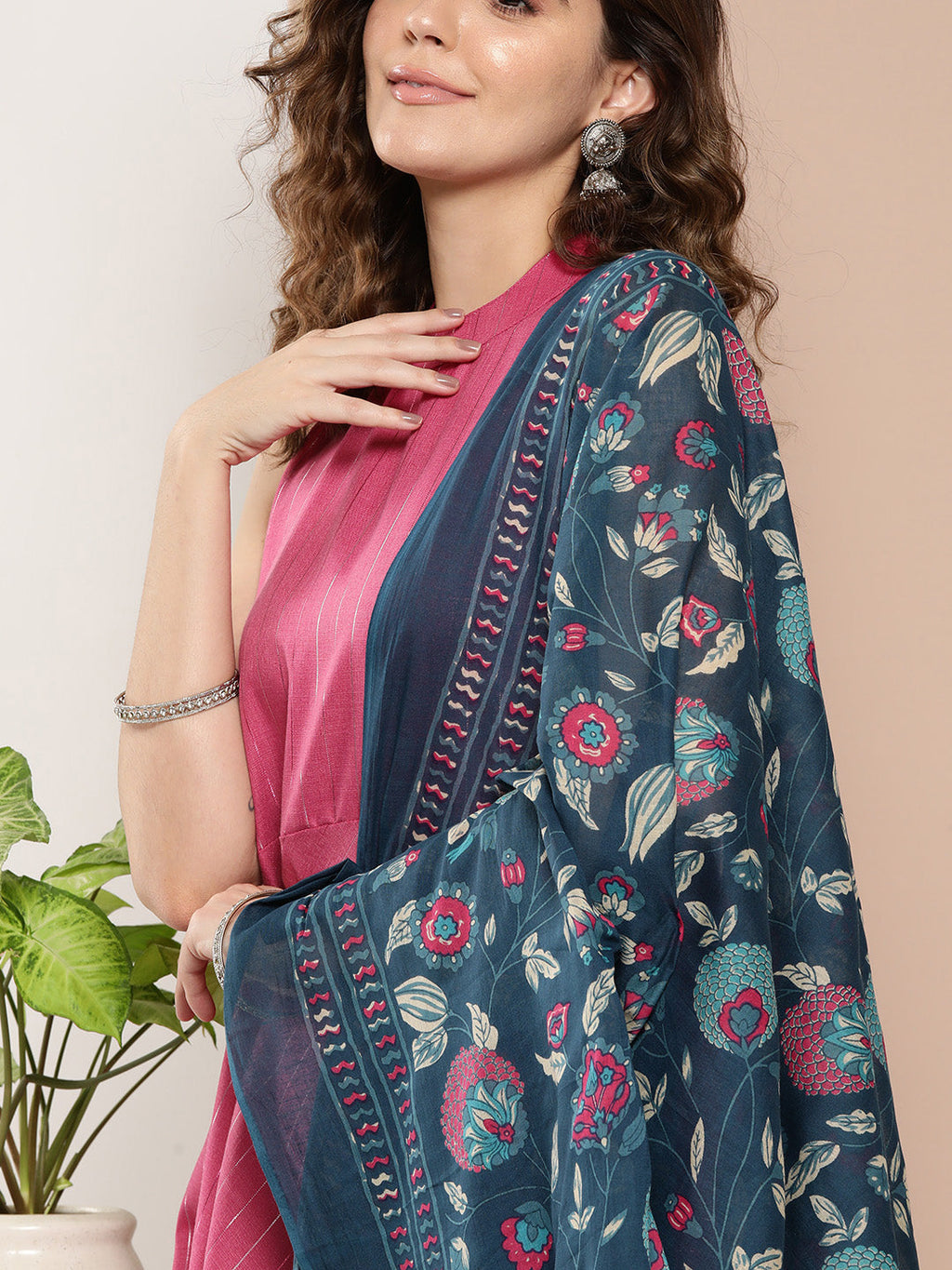 InWeave Women's Fuchsia Lurex Boho Kurta Set With Blue Printed Cotton Dupatta