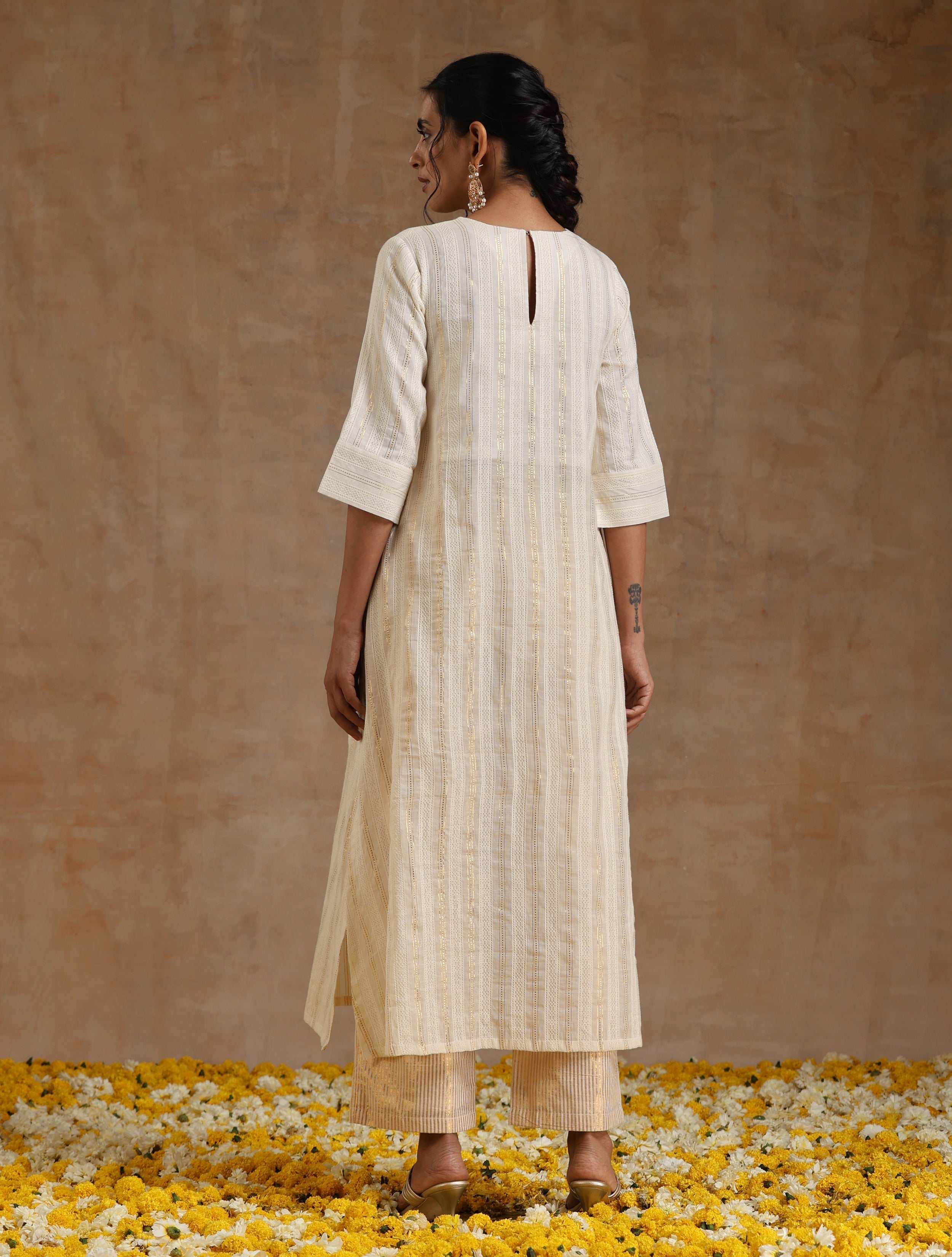 trueBrowns Ivory Gold Cotton Neck Pleat Kurta Set
