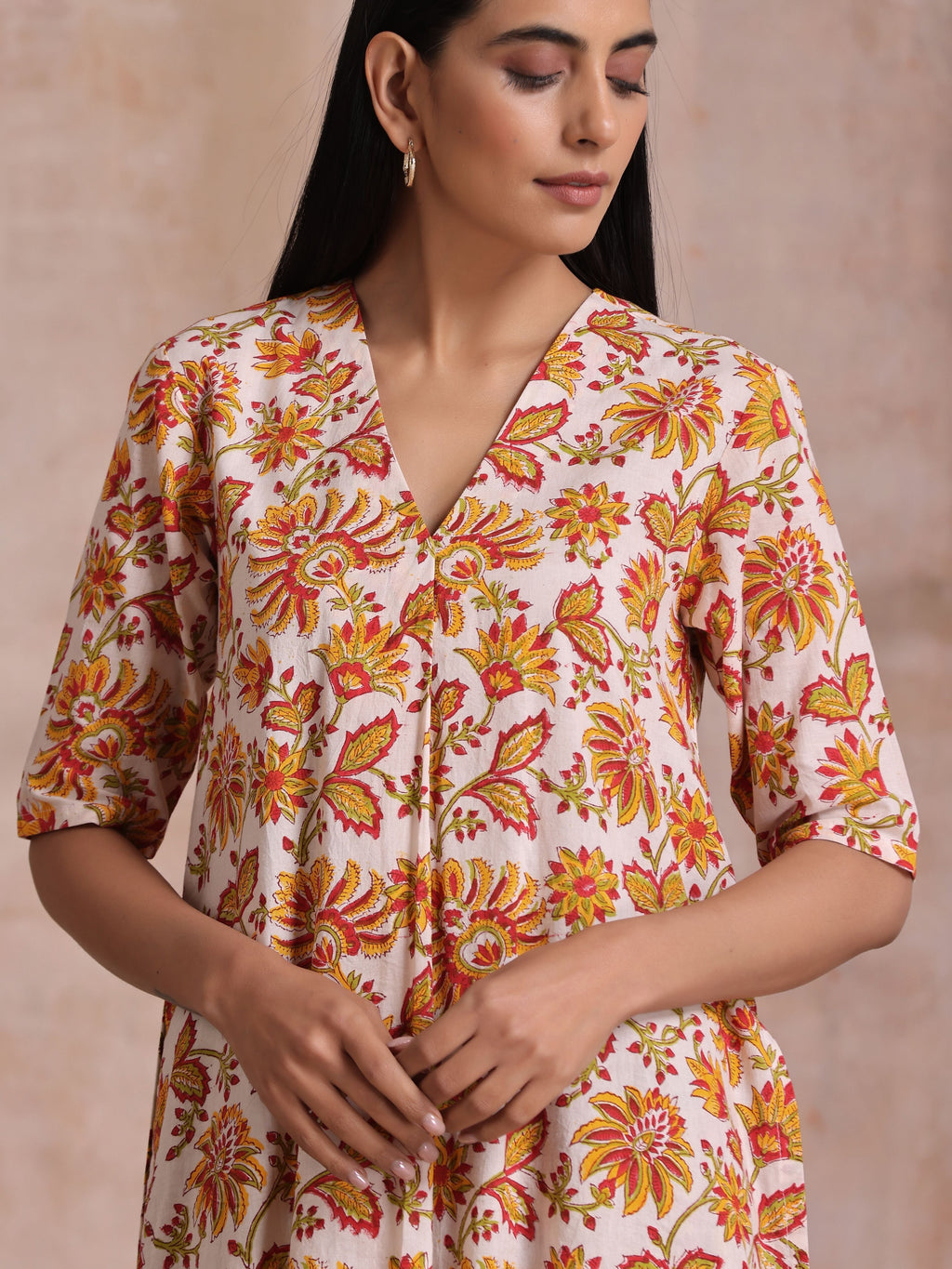 trueBrowns Red Overall Floral On White Cotton Block Print Kurta Pant Set