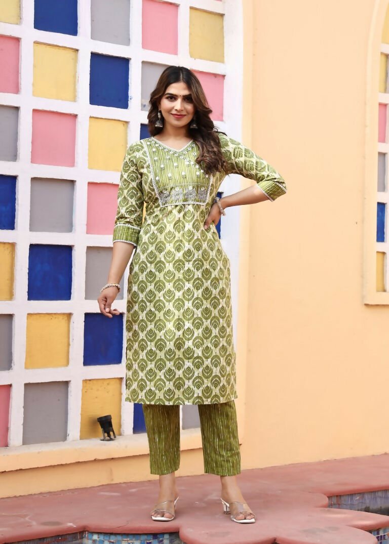Alvano Printed 3Pcs Straight Kurti with Pant and Dupatta set for women and Girls Rayon (Light Green)