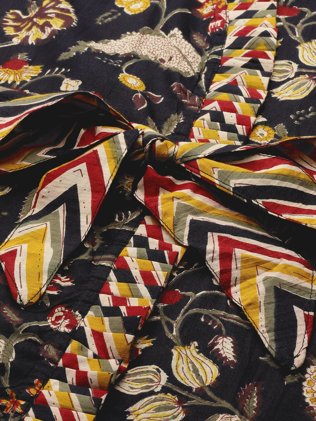 InWeave Women's Black Kalamkari Coord Set With Belt