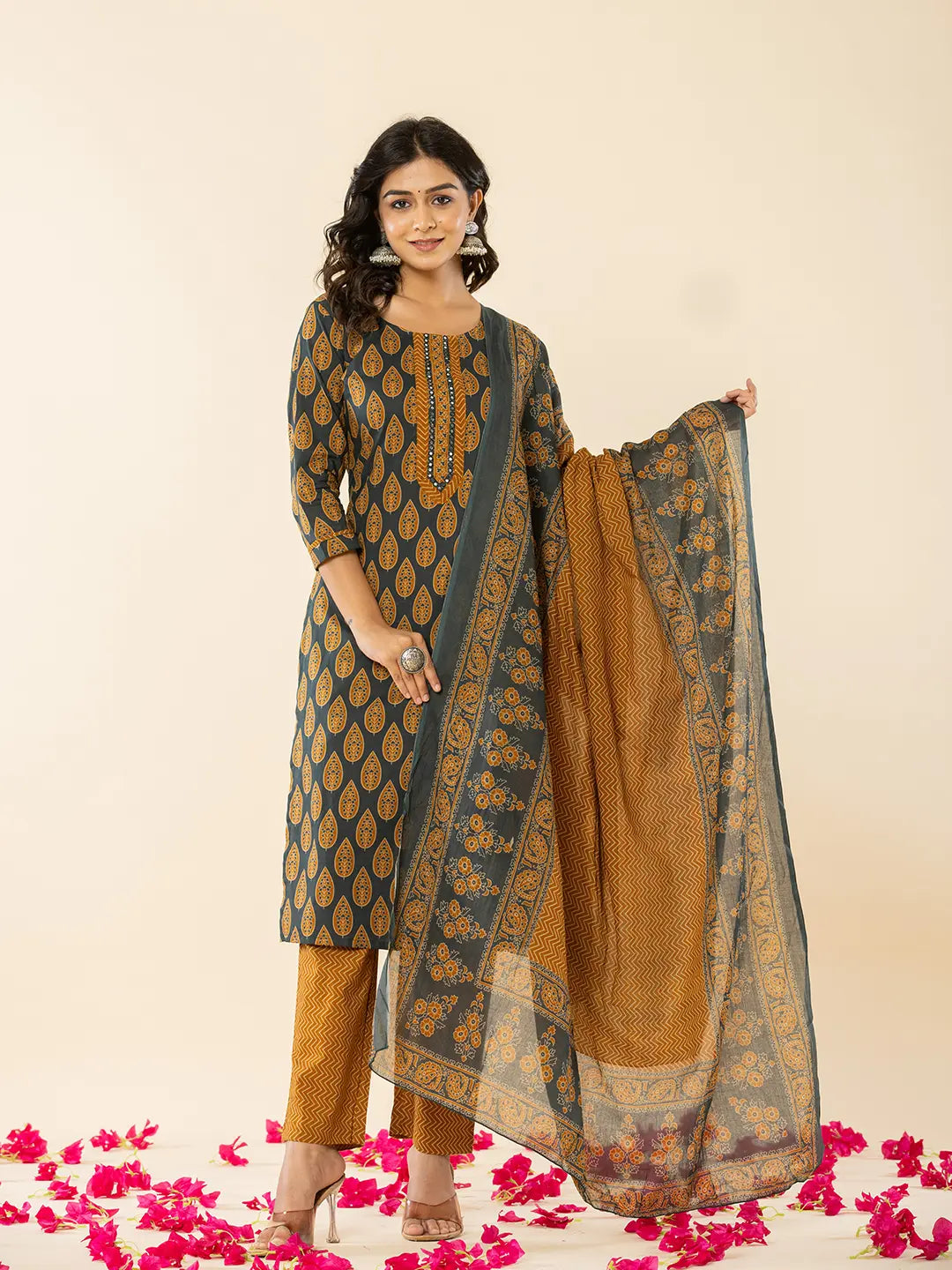 Yufta Military Green Cotton Straight Kurta Dupatta Pant Set