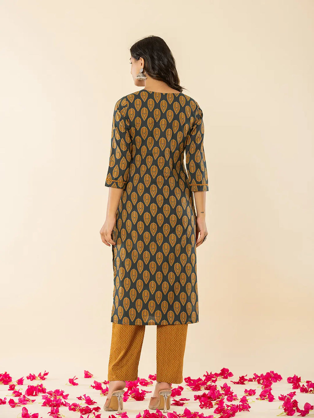Yufta Military Green Cotton Straight Kurta Dupatta Pant Set