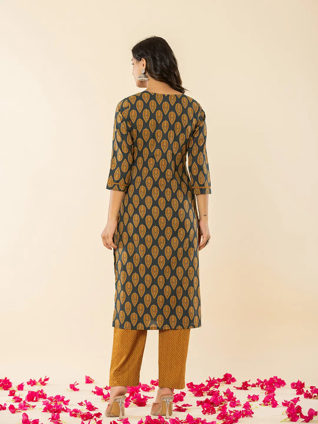 Yufta Military Green Cotton Straight Kurta Dupatta Pant Set