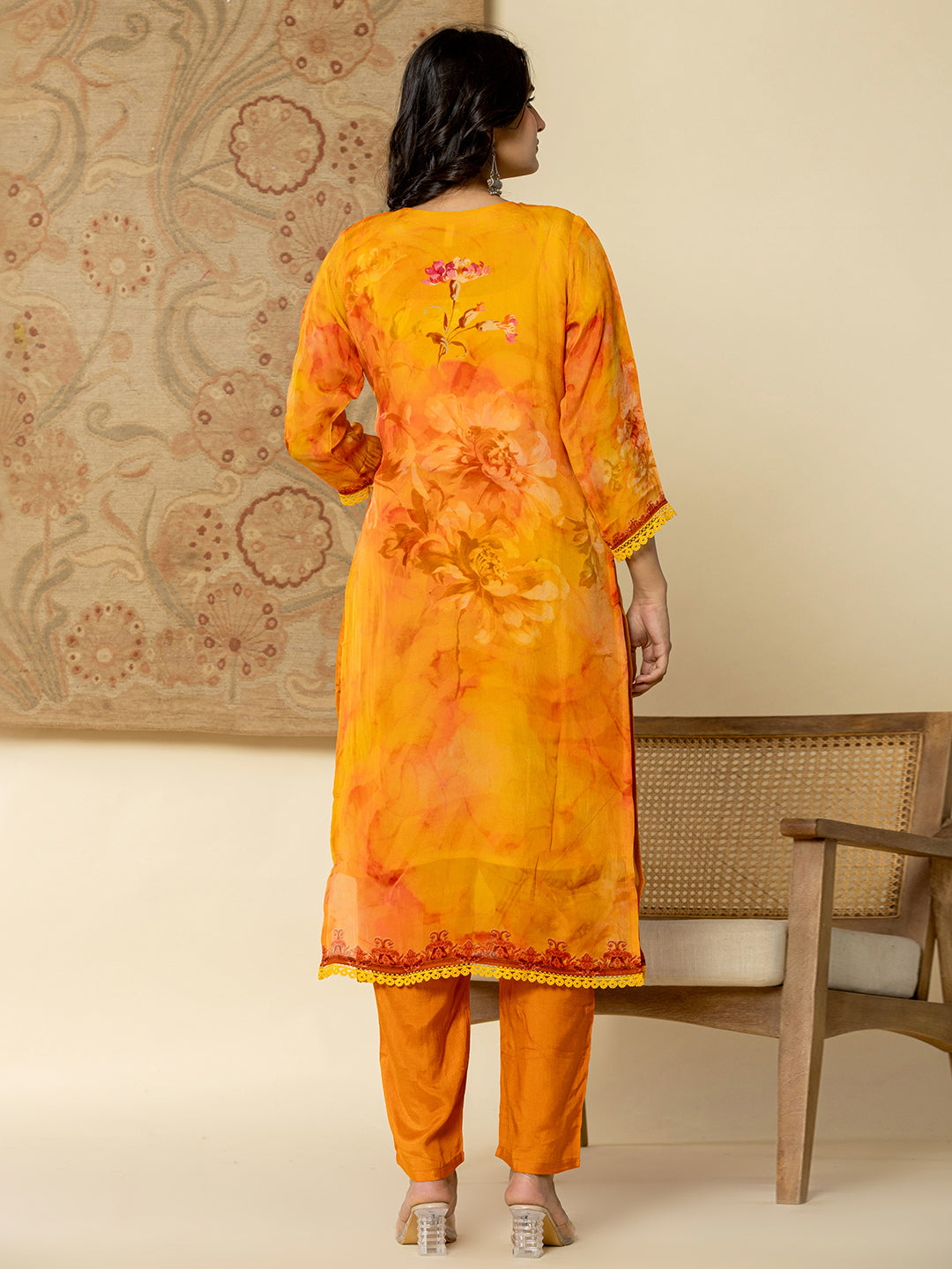 Yufta Pure Oragnza Kurta Set With Pant And Organza Dupatta Comes With Cotton Lining And Intricate Handwork
