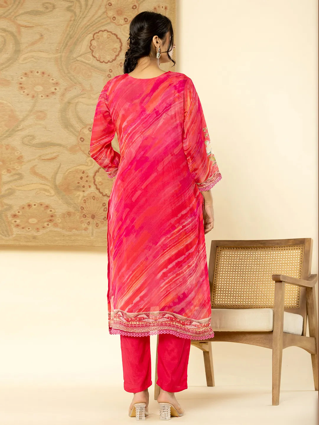 Yufta Oragnza Kurta Dupatta Set With Lining And Intricate Handwork