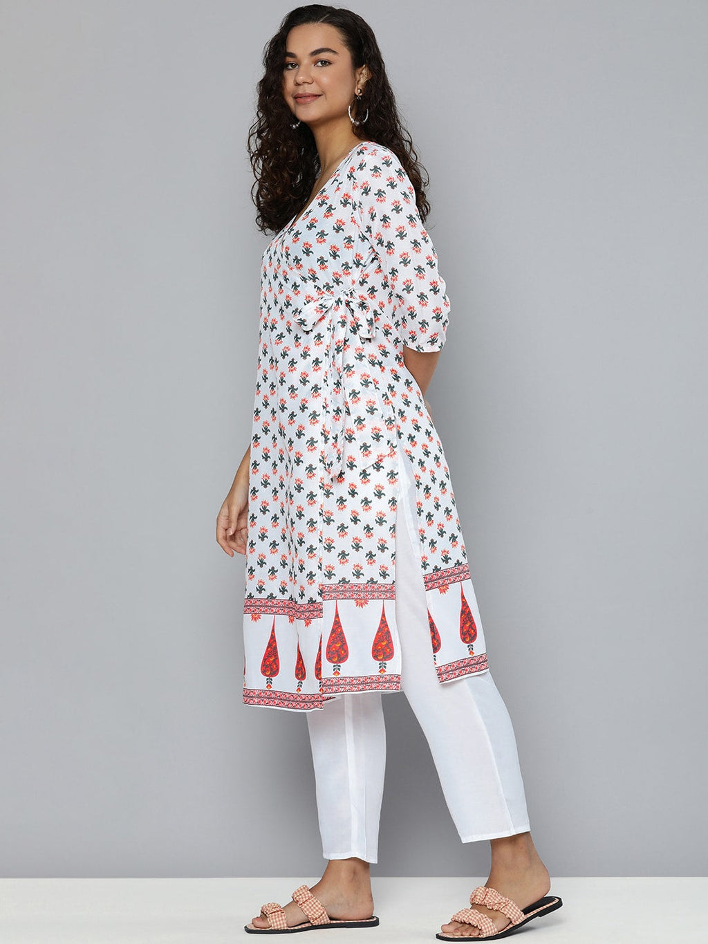 HERE&NOW Women White & Green Floral Printed Angrakha Kurta with Trousers